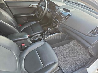 2012 Kia Forte SUNROOFSMARTKEYNAVIGATION