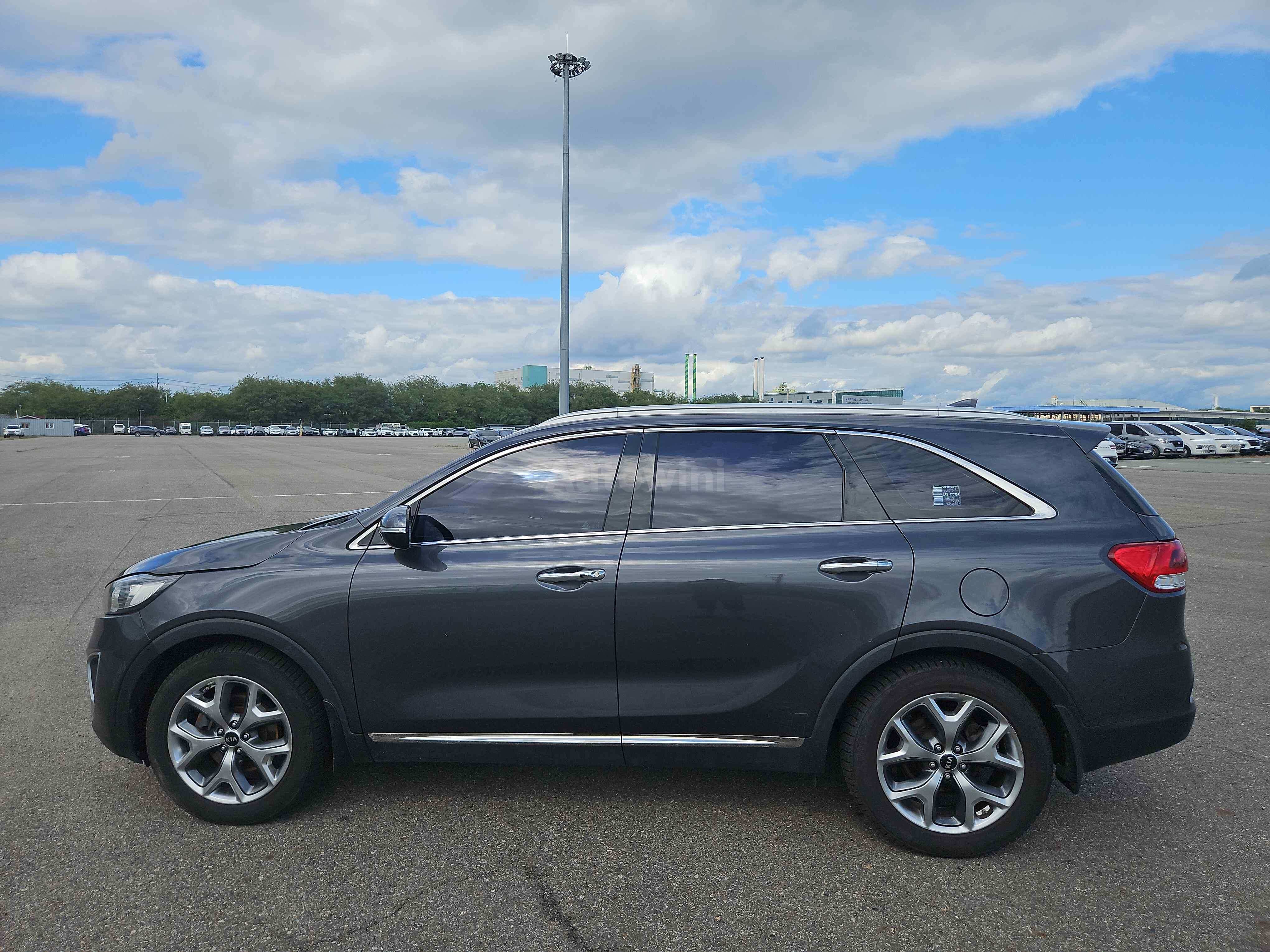 2015 KIA SORENTO VIN: KNAPS81BBFA072706