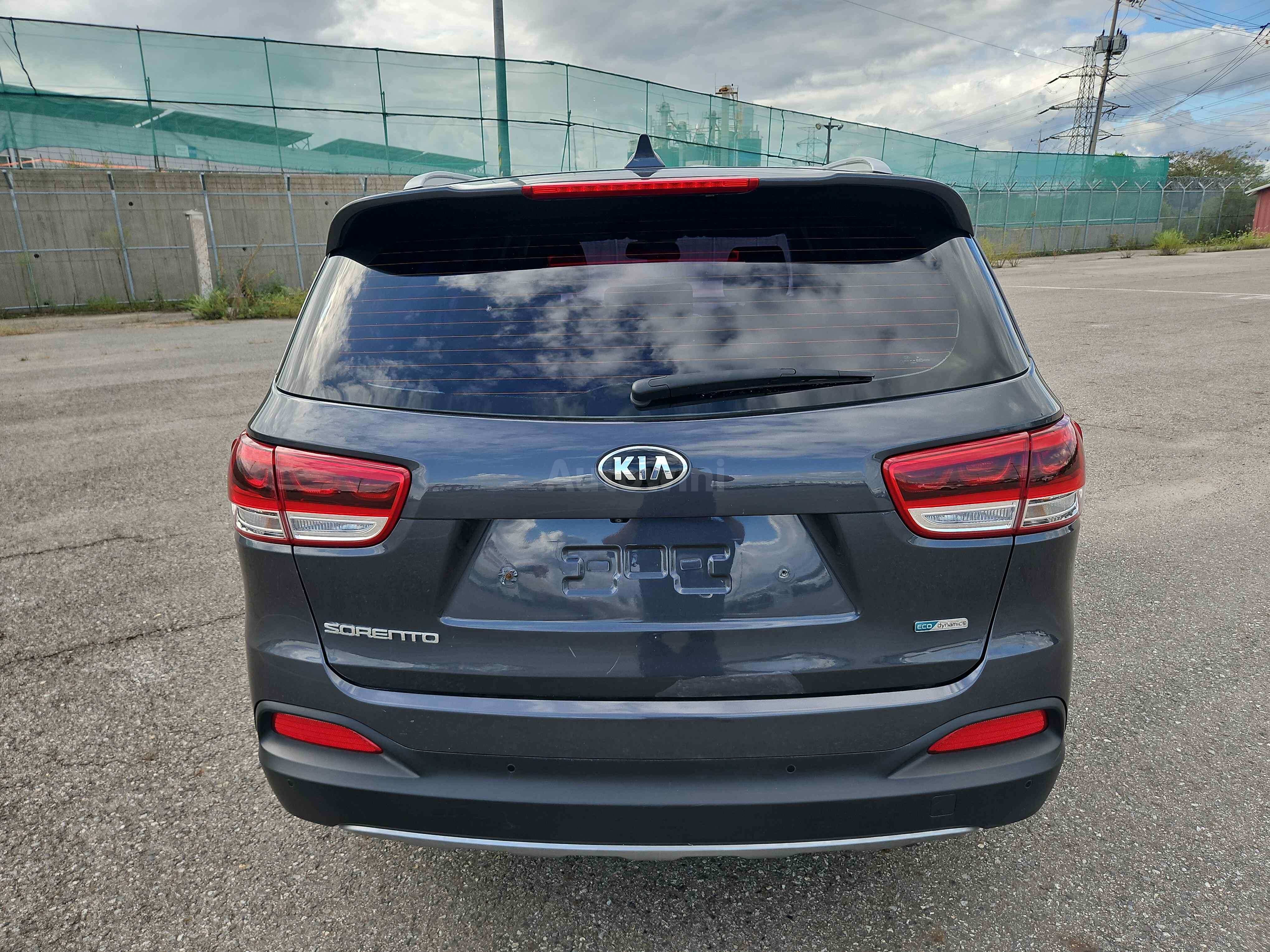 2015 KIA SORENTO VIN: KNAPS81BBFA072706