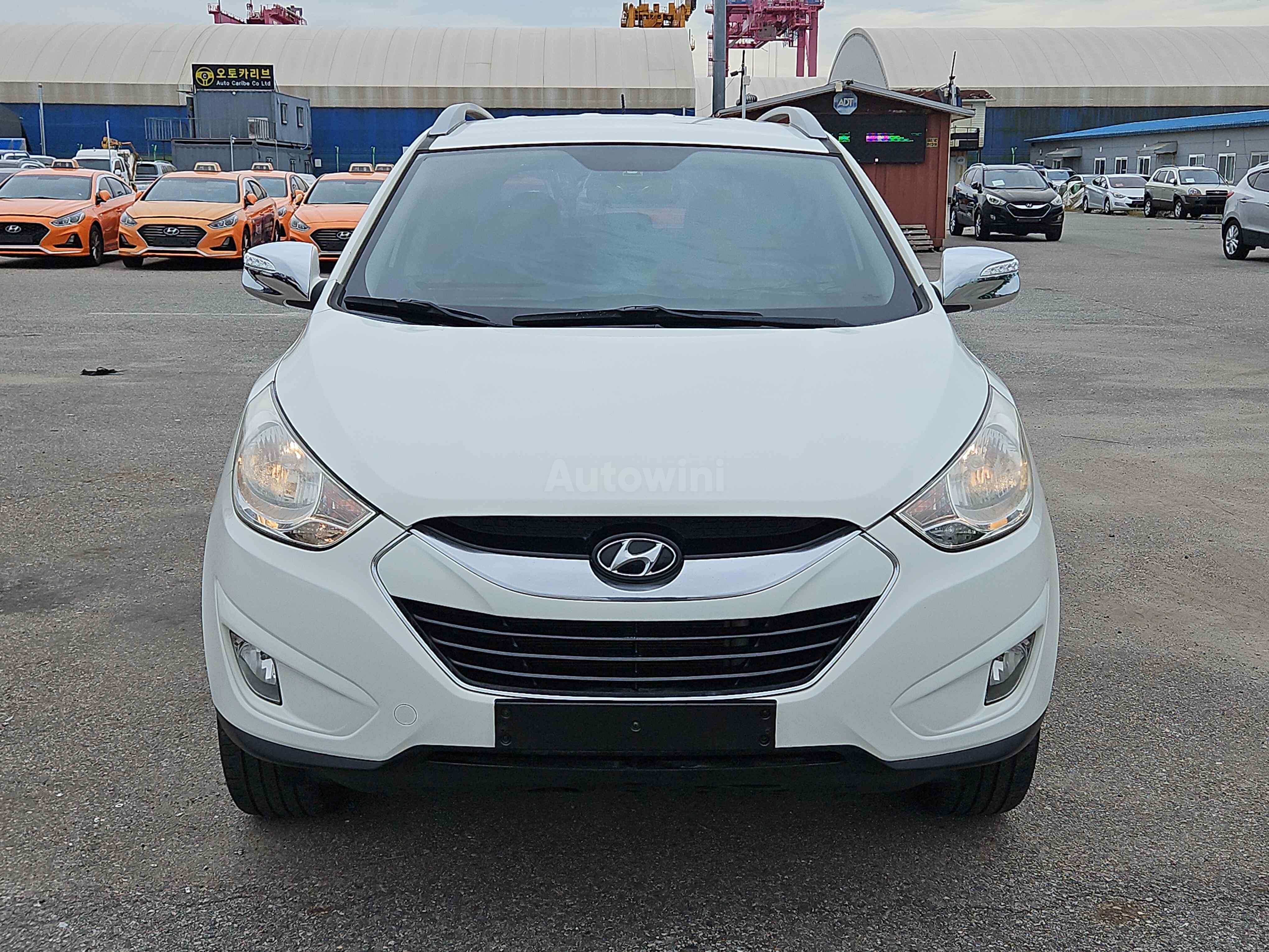 2010 HYUNDAI TUCSON VIN: KMHJU81VBAU046550