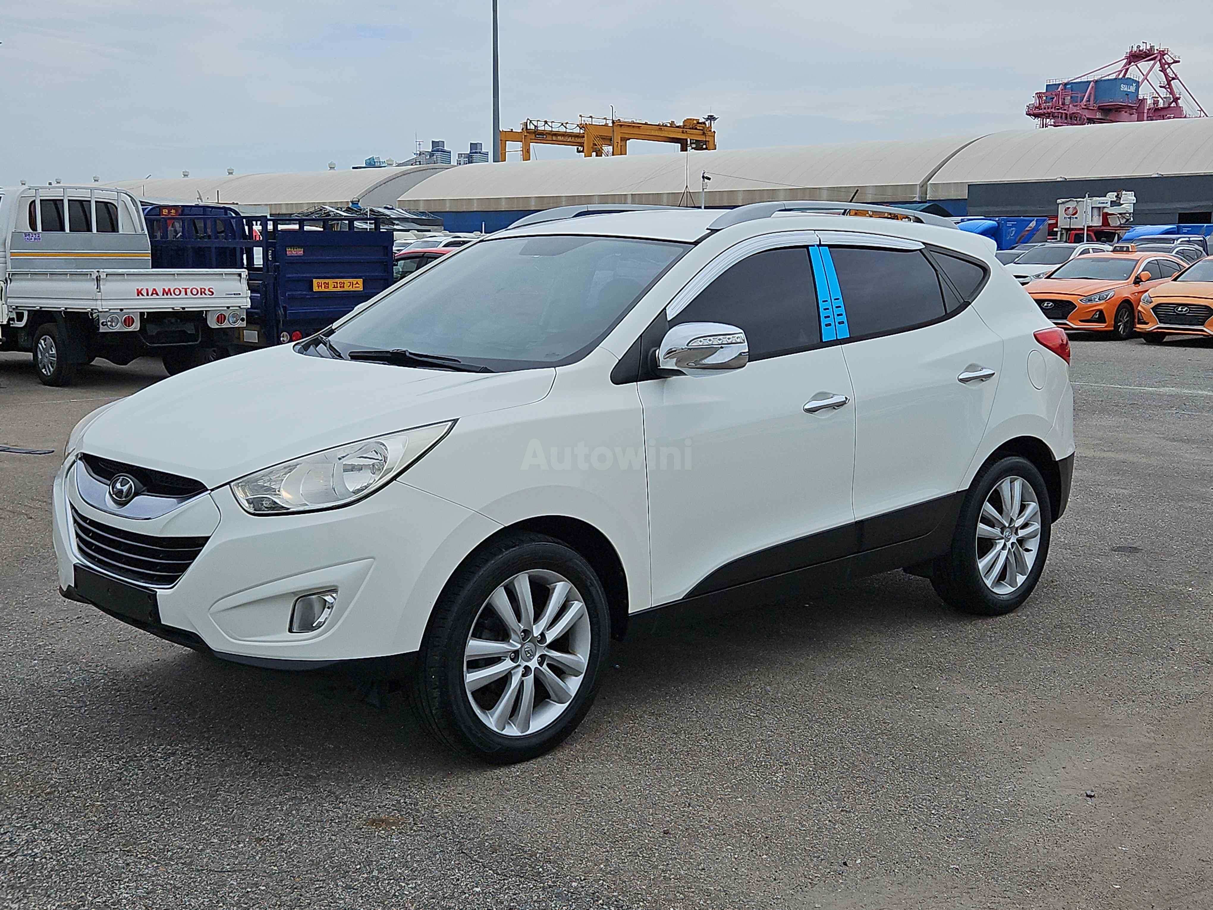2010 HYUNDAI TUCSON VIN: KMHJU81VBAU046550