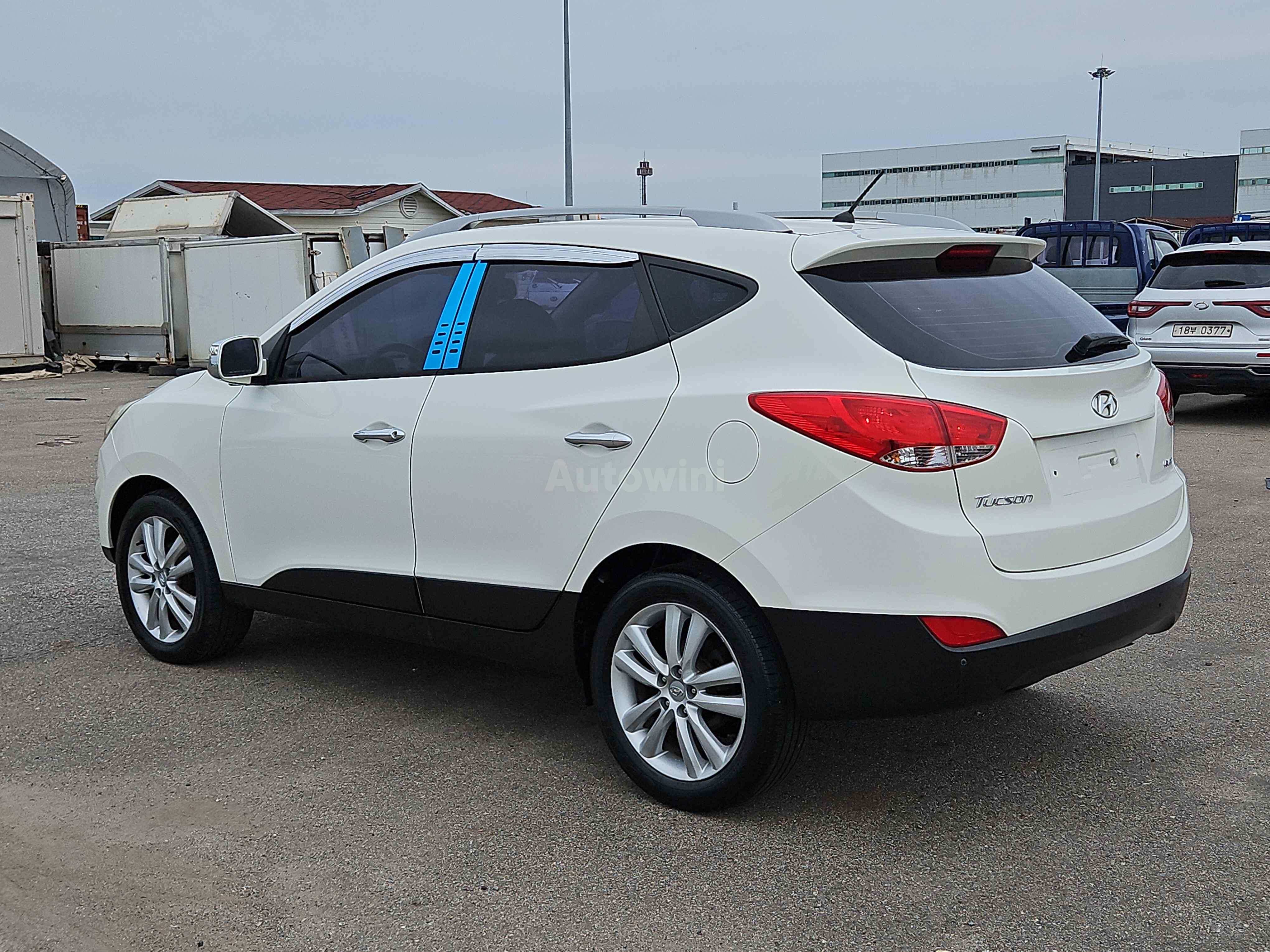 2010 HYUNDAI TUCSON VIN: KMHJU81VBAU046550