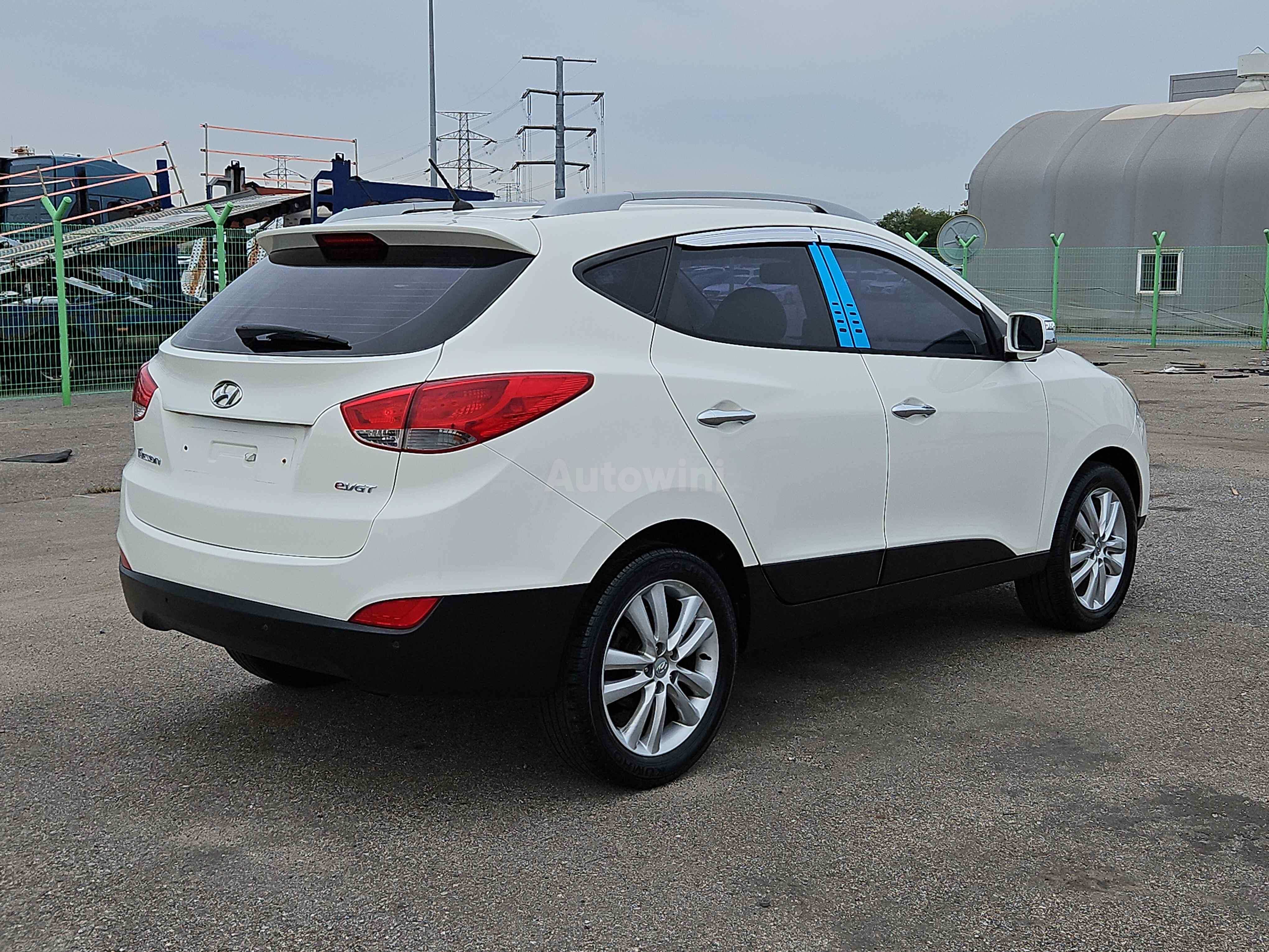 2010 HYUNDAI TUCSON VIN: KMHJU81VBAU046550