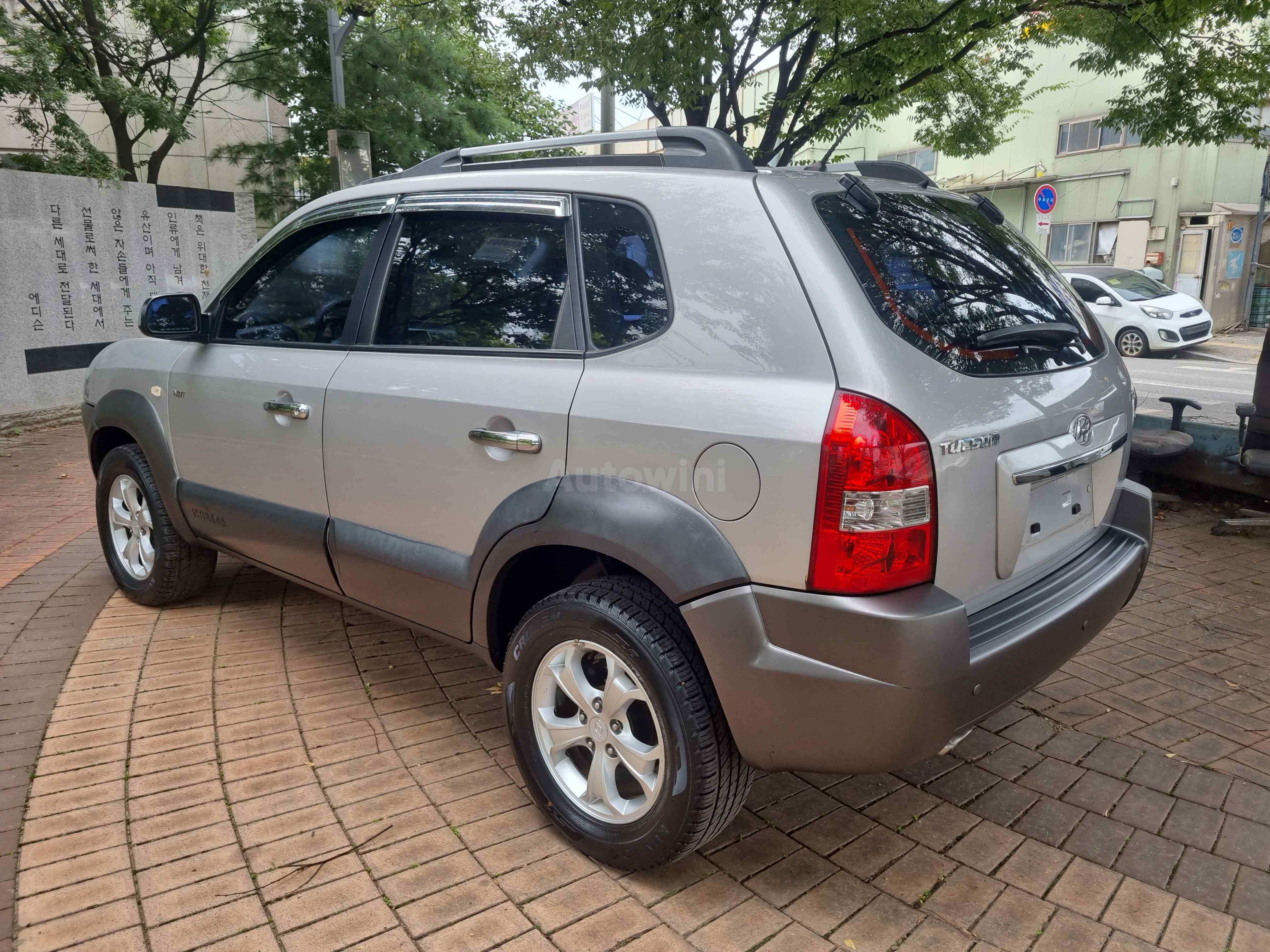 2010 HYUNDAI TUCSON VIN: KMHJN81VBAU157220