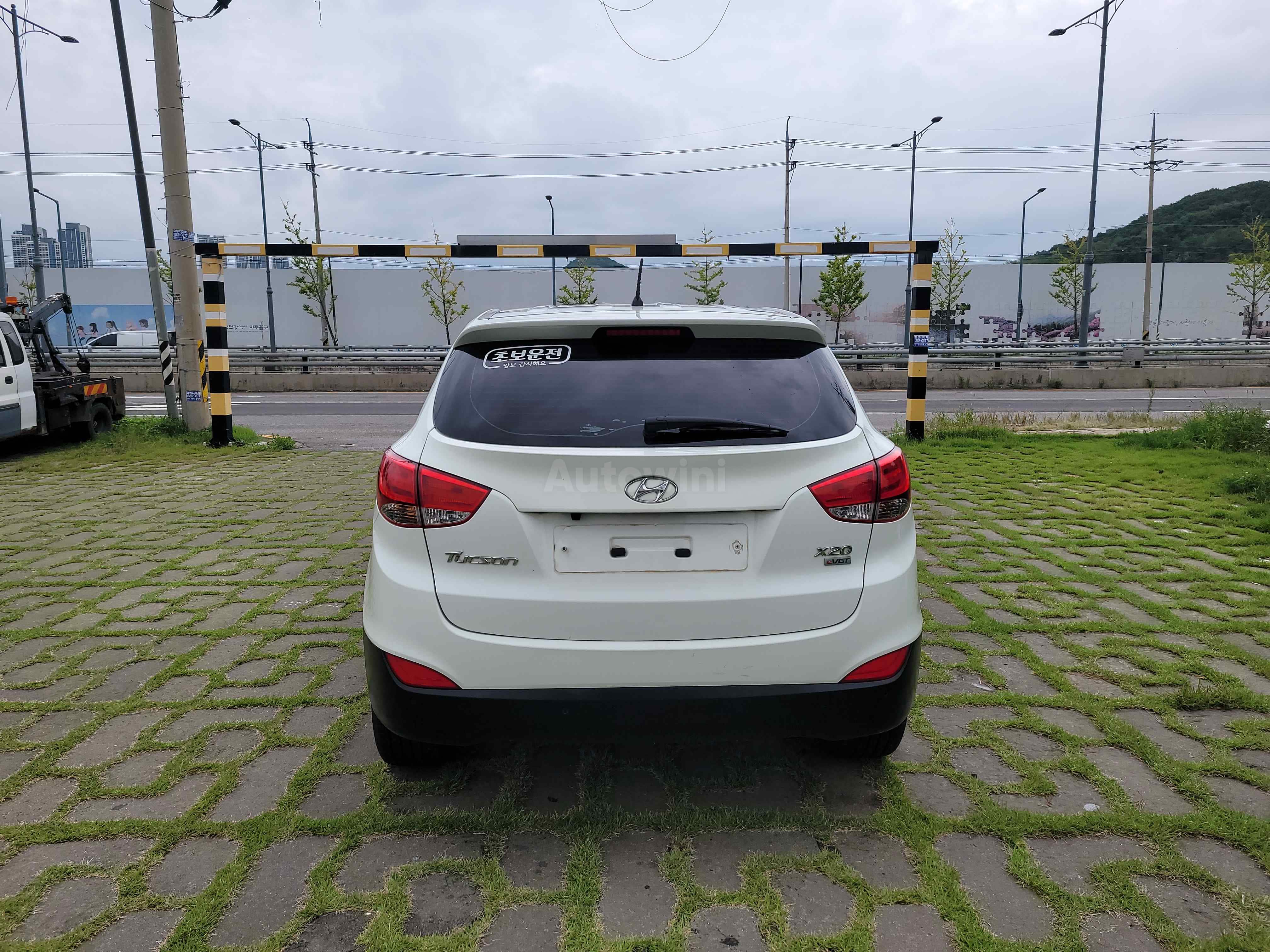 2012 HYUNDAI TUCSON VIN: KMHJT81VBCU365839