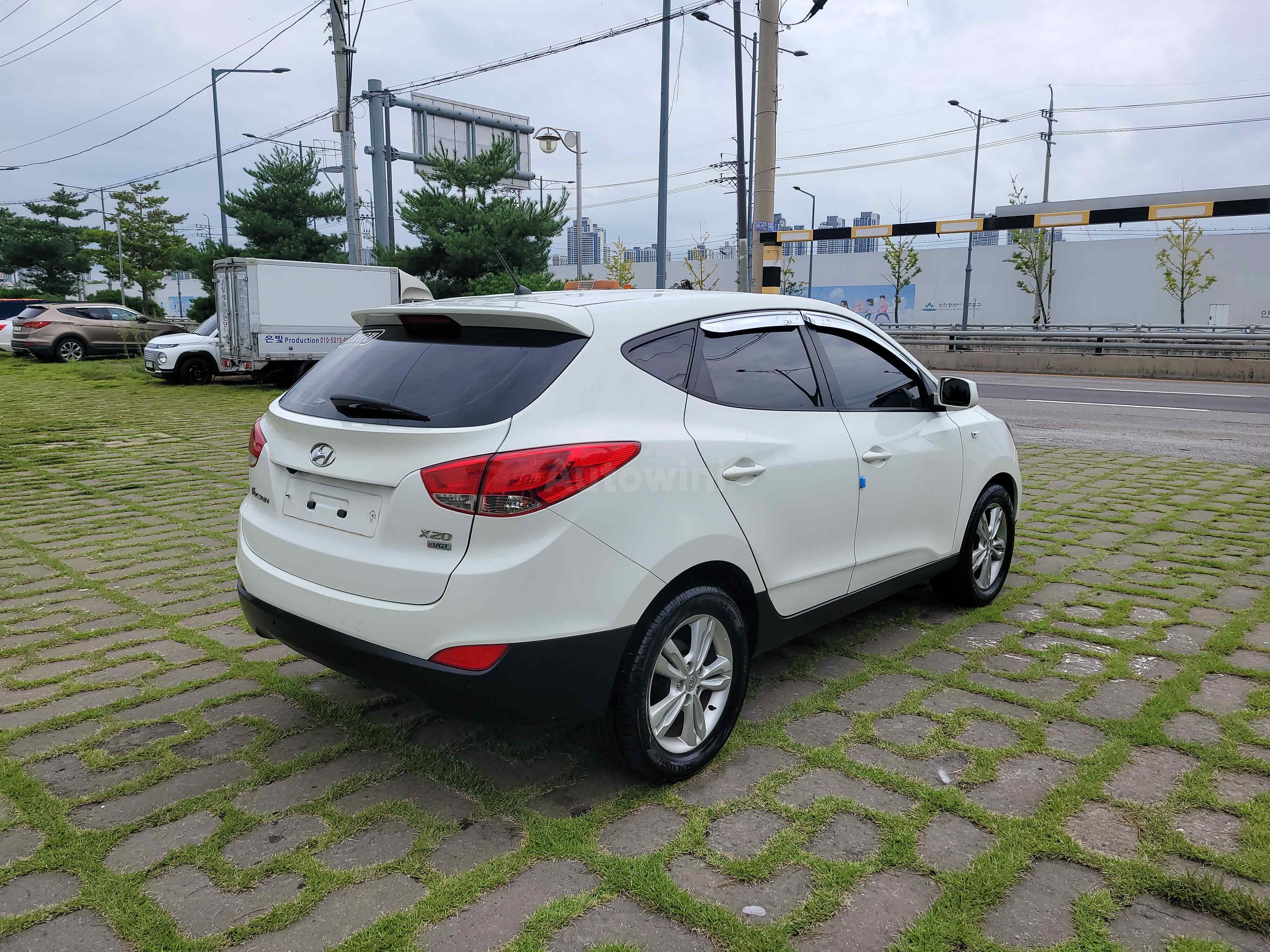 2012 HYUNDAI TUCSON VIN: KMHJT81VBCU365839