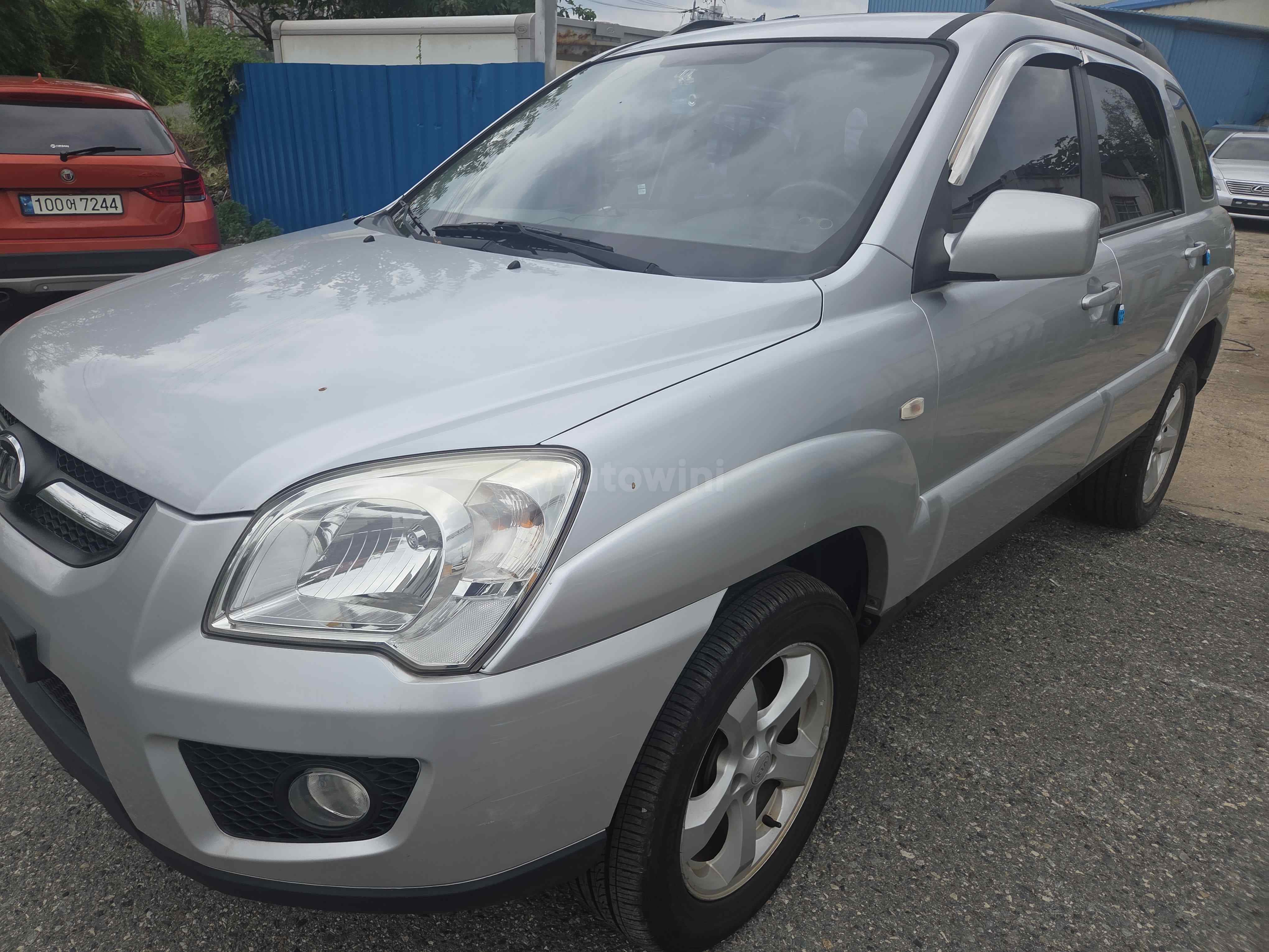 2010 KIA SPORTAGE VIN: KNAKH815BAK670732