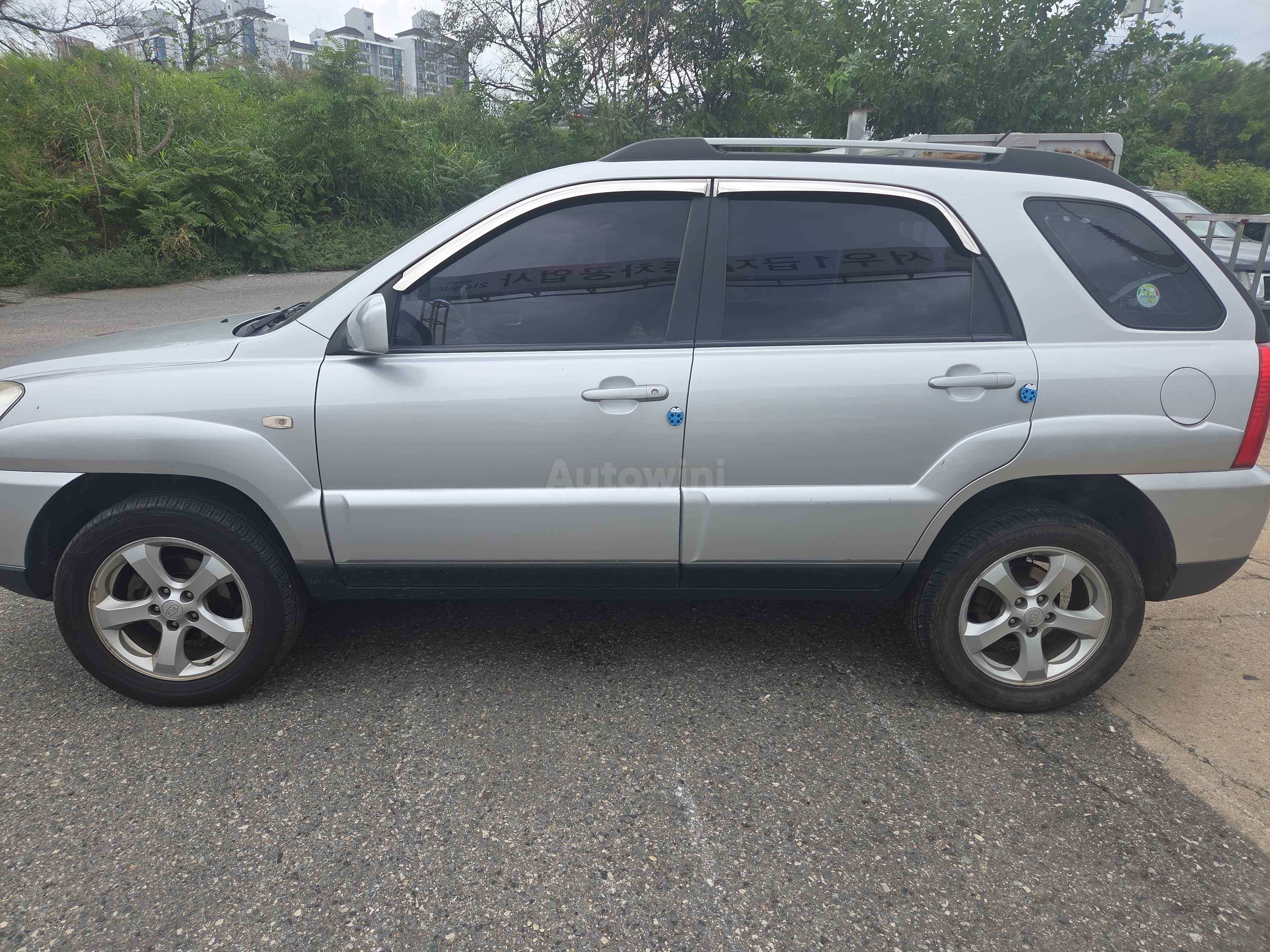 2010 KIA SPORTAGE VIN: KNAKH815BAK670732