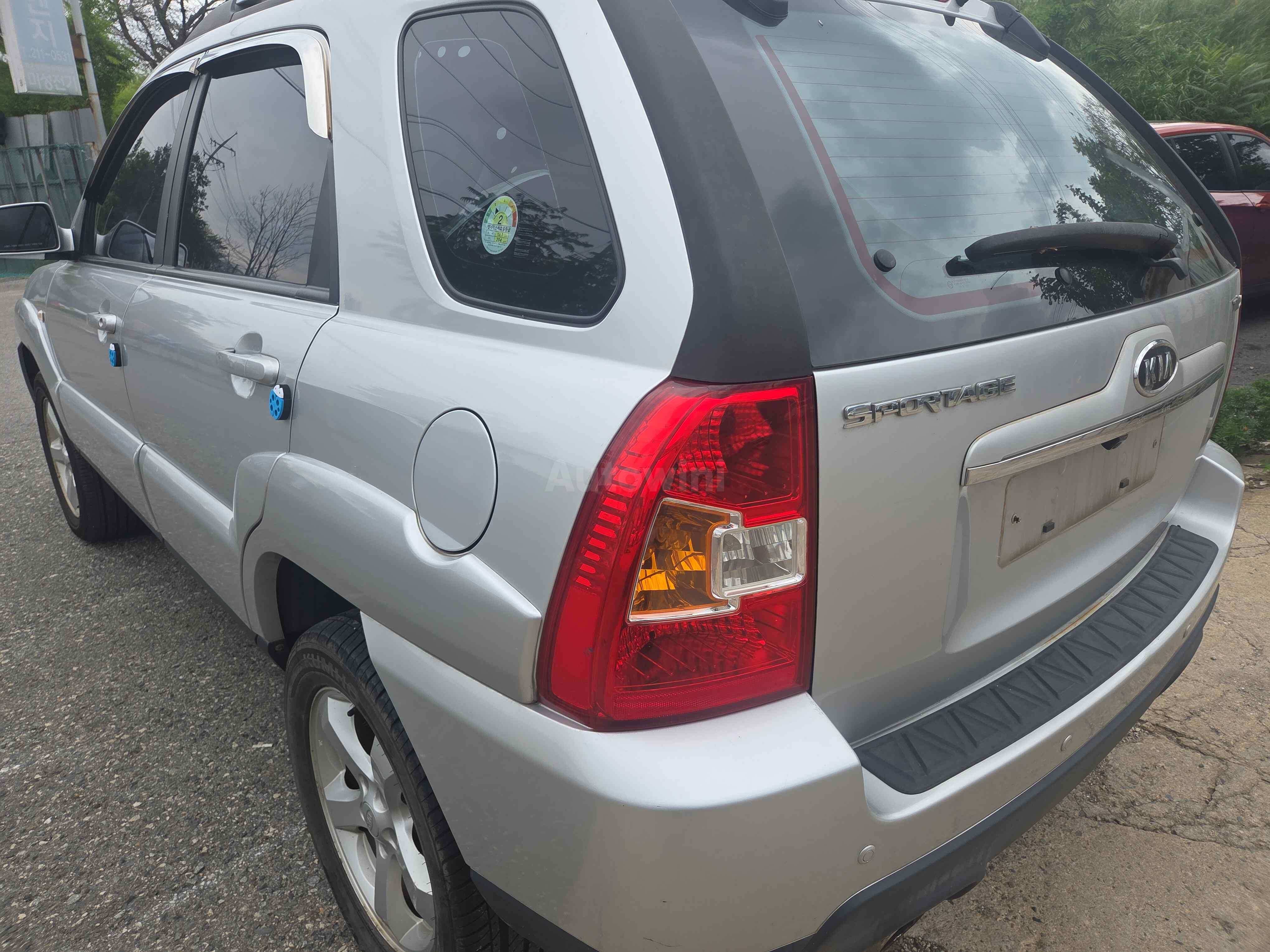 2010 KIA SPORTAGE VIN: KNAKH815BAK670732