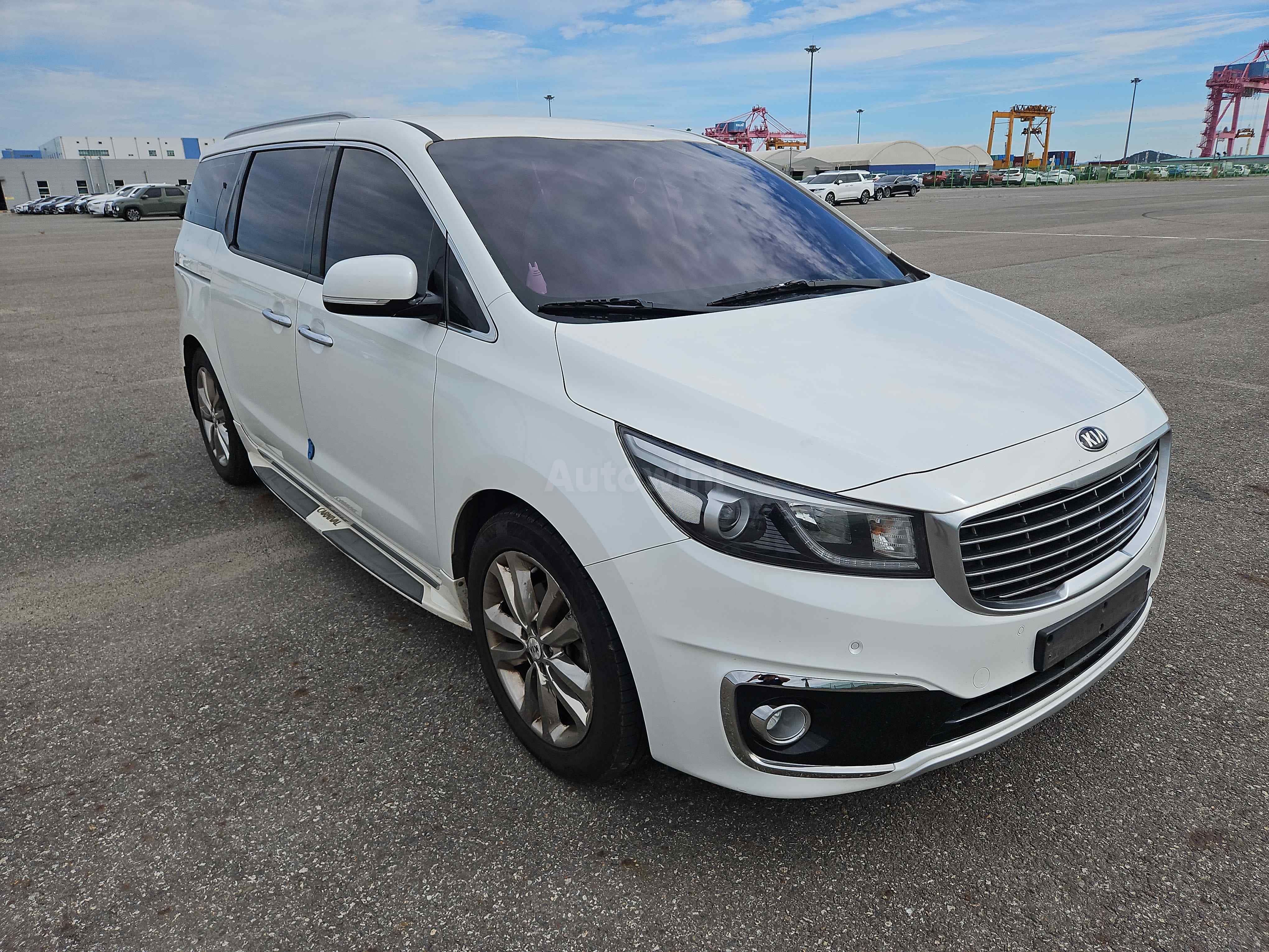 2017 KIA CARNIVAL VIN: KNAMC81ABHS253685