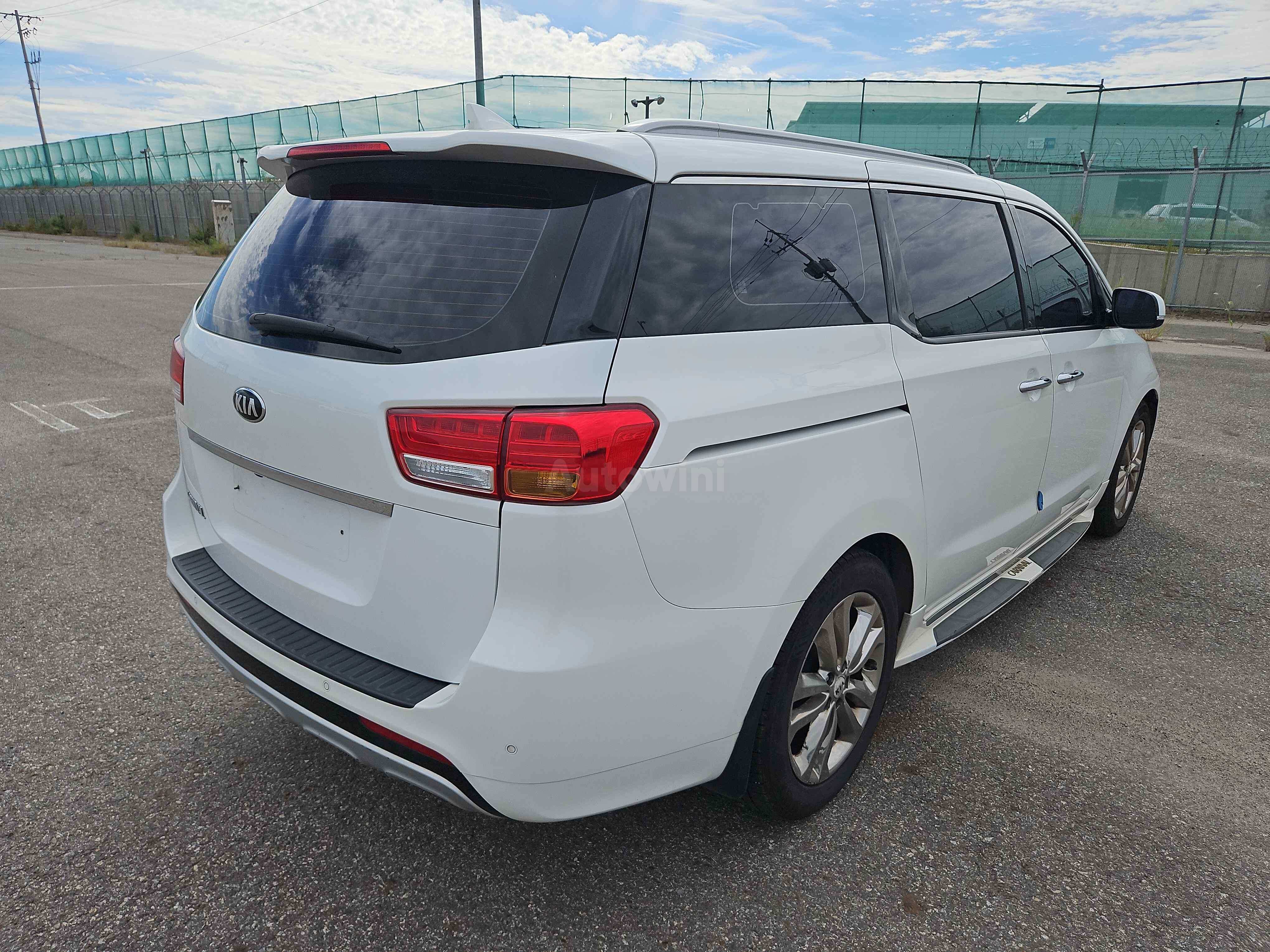 2017 KIA CARNIVAL VIN: KNAMC81ABHS253685