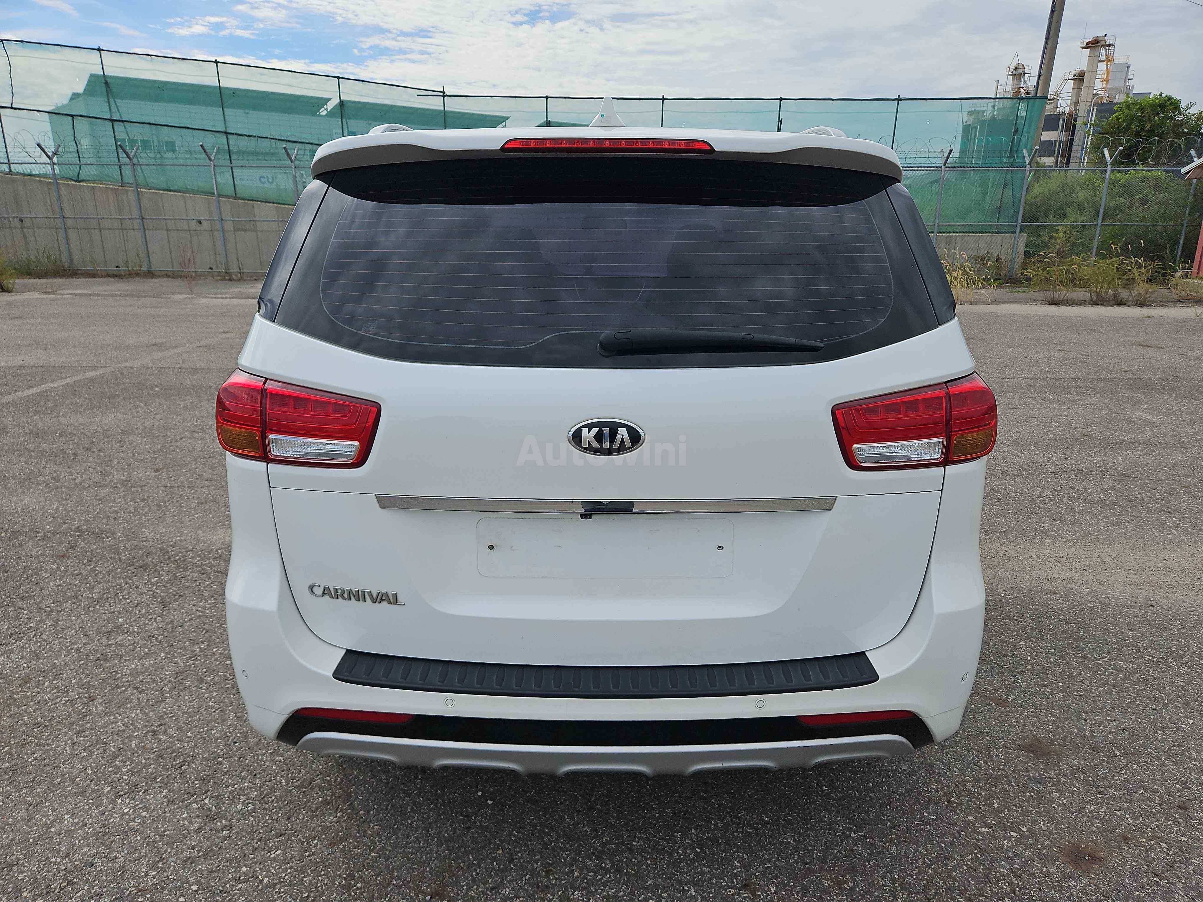 2017 KIA CARNIVAL VIN: KNAMC81ABHS253685