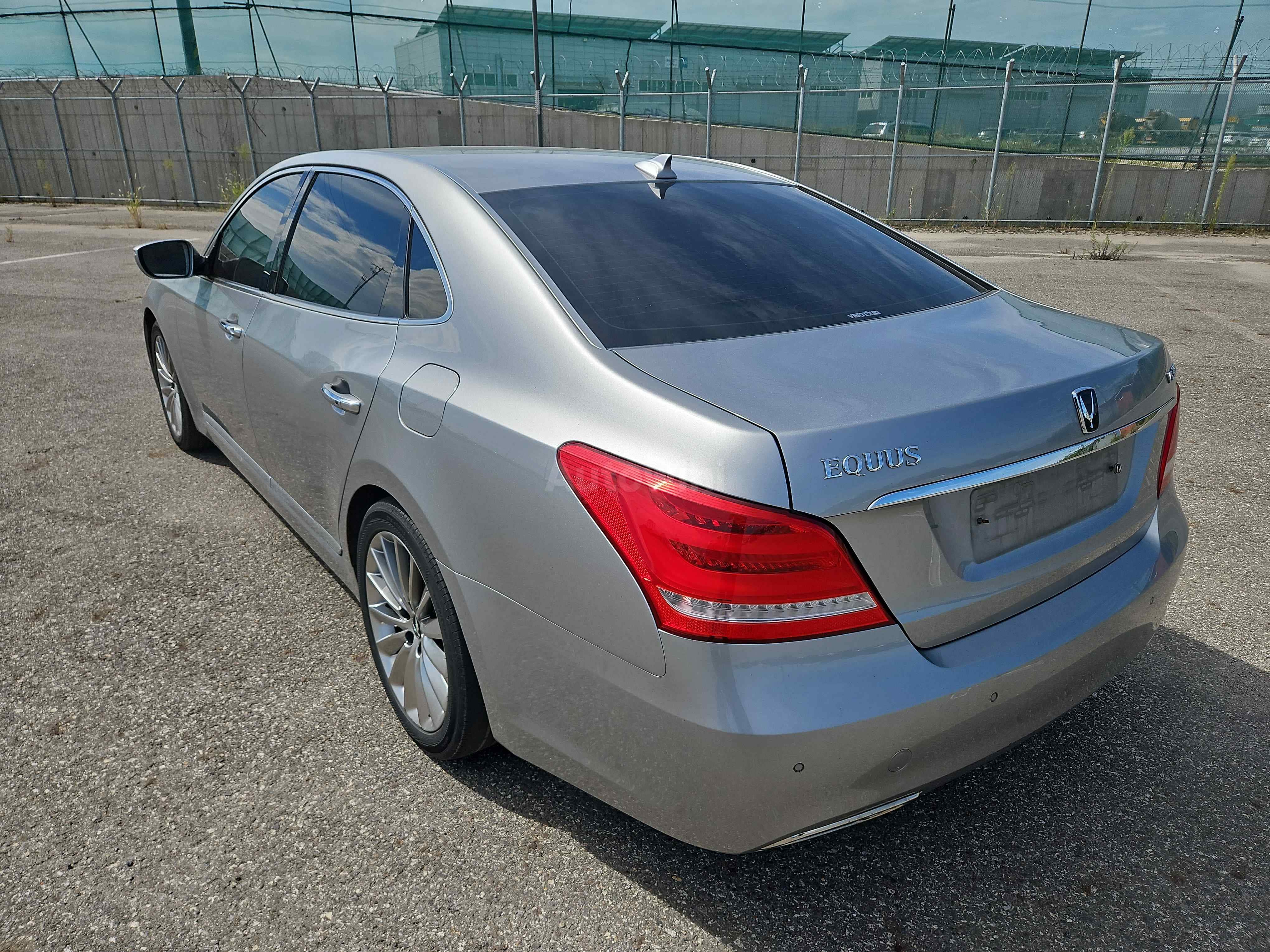 2014 HYUNDAI EQUUS VIN: KMHGH41DBEU075400