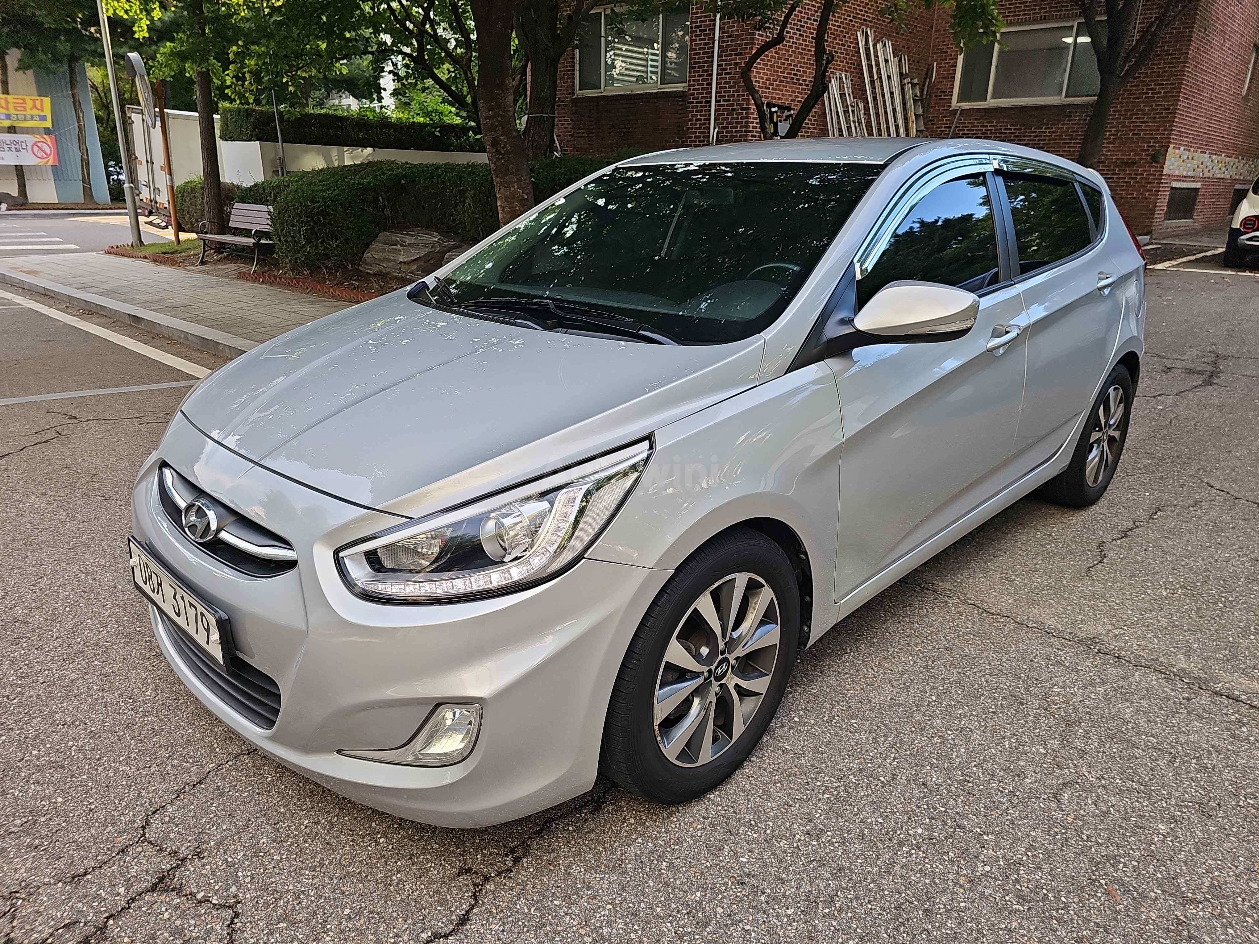 2015 HYUNDAI ACCENT VIN: KMHCU51EBFU217304
