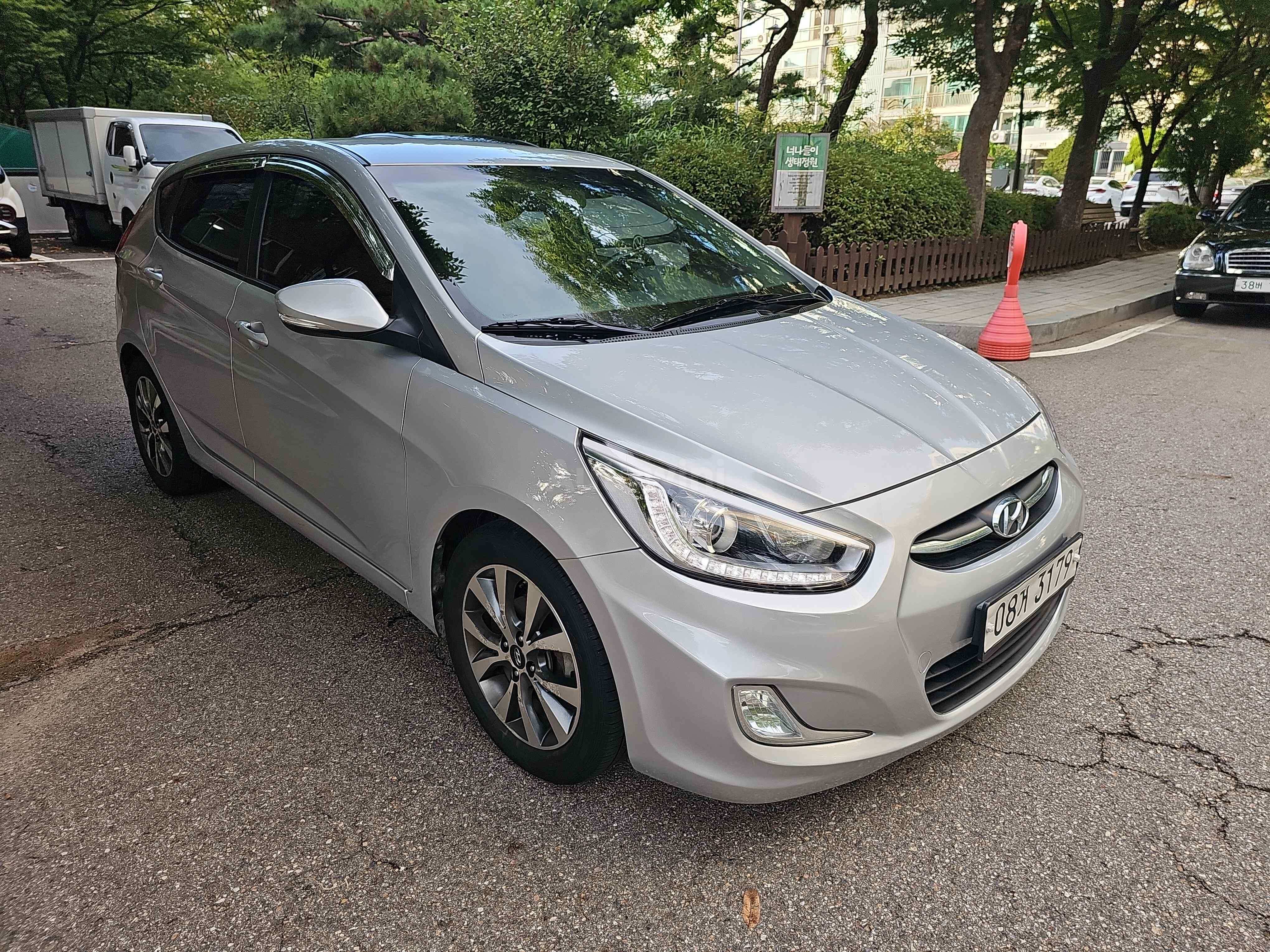 2015 HYUNDAI ACCENT VIN: KMHCU51EBFU217304