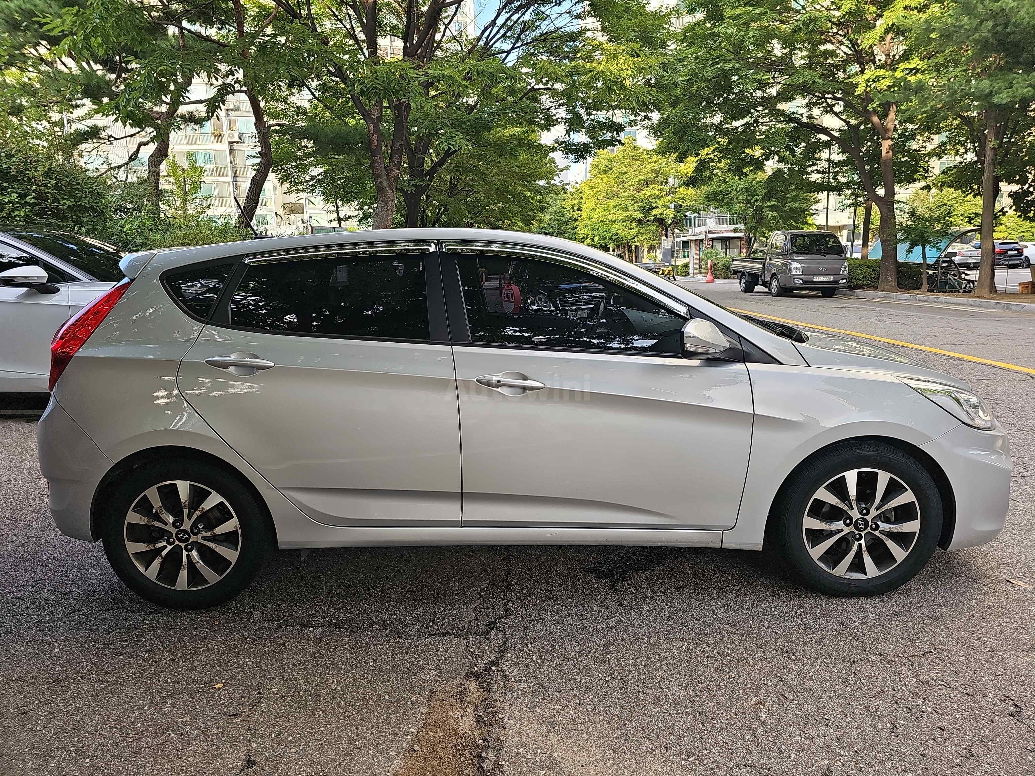 2015 HYUNDAI ACCENT VIN: KMHCU51EBFU217304