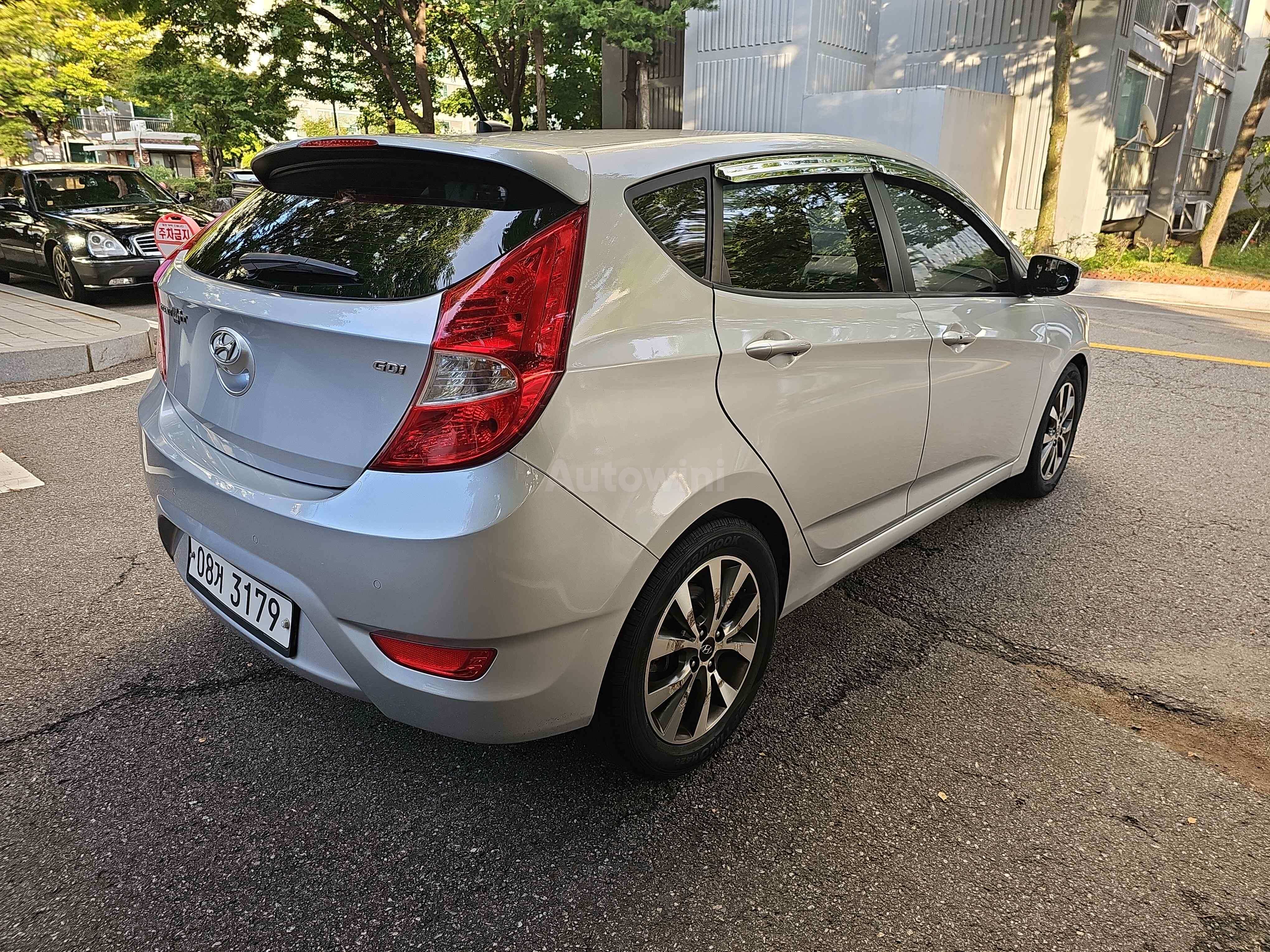 2015 HYUNDAI ACCENT VIN: KMHCU51EBFU217304