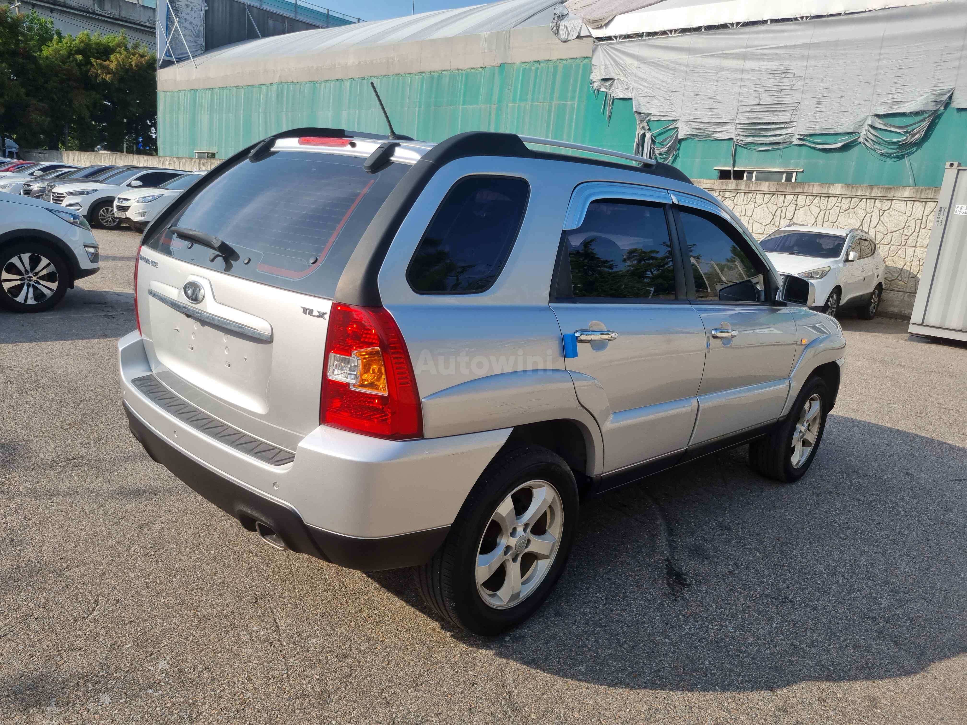 2010 KIA SPORTAGE VIN: KNAKH815BAK689111