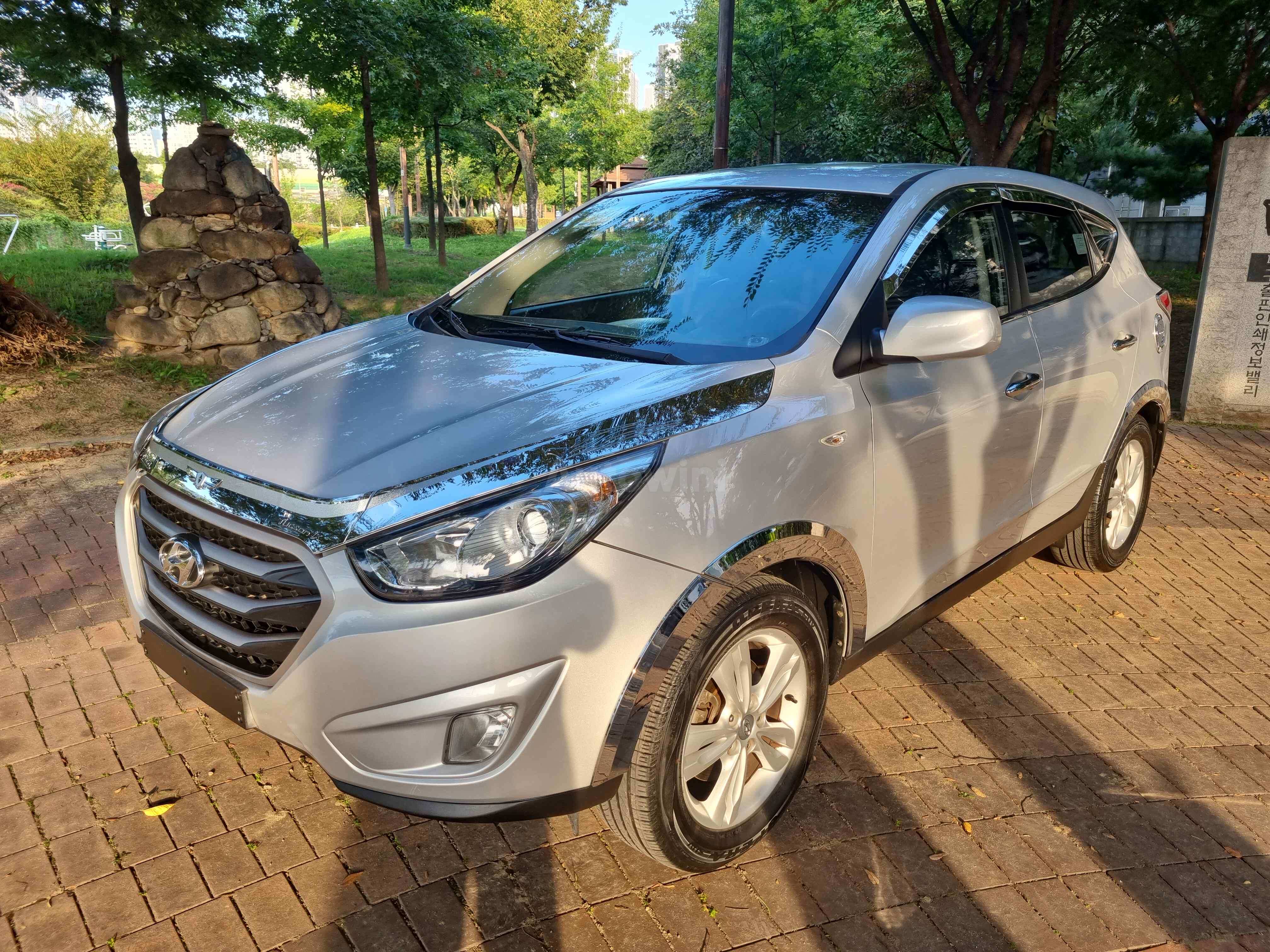 2012 HYUNDAI TUCSON VIN: KMHJT81VDCU464257