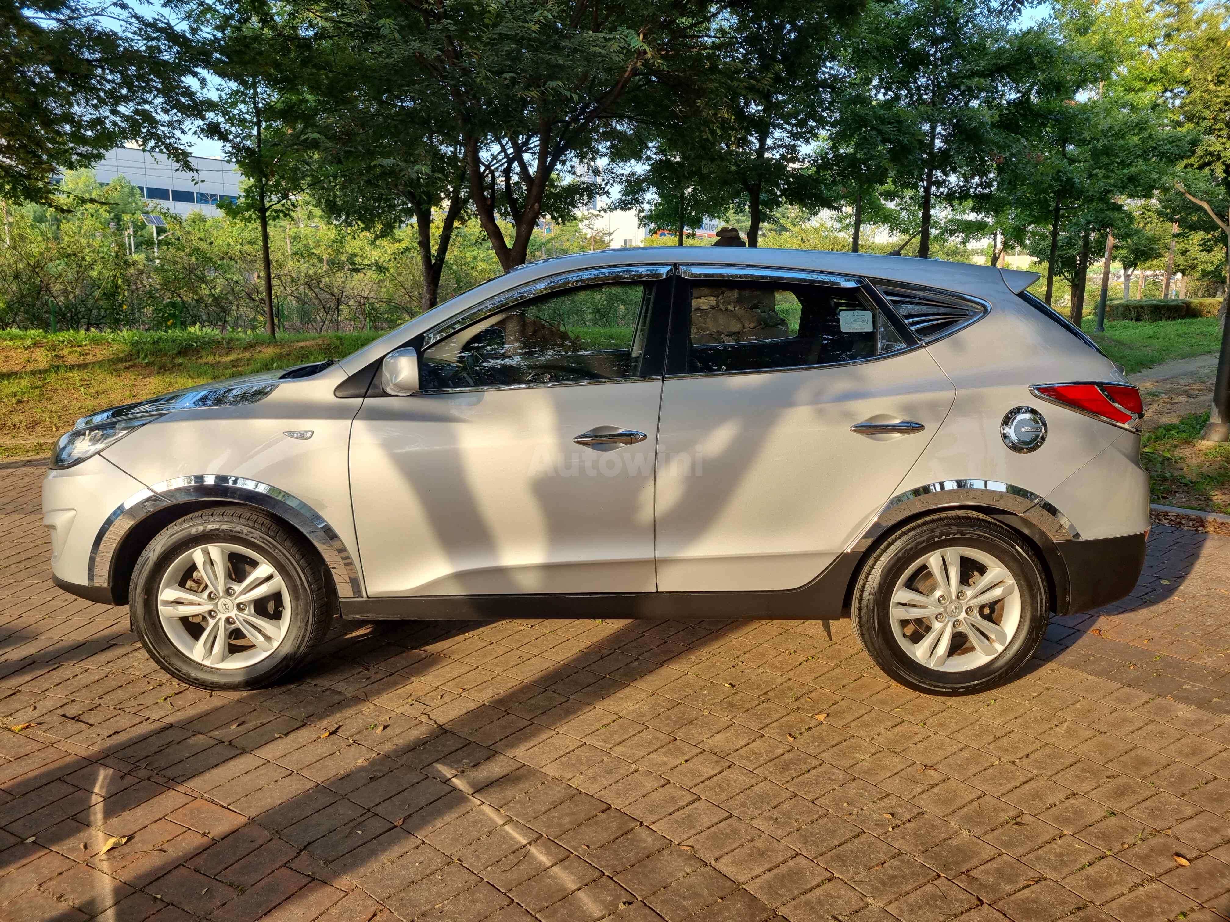 2012 HYUNDAI TUCSON VIN: KMHJT81VDCU464257