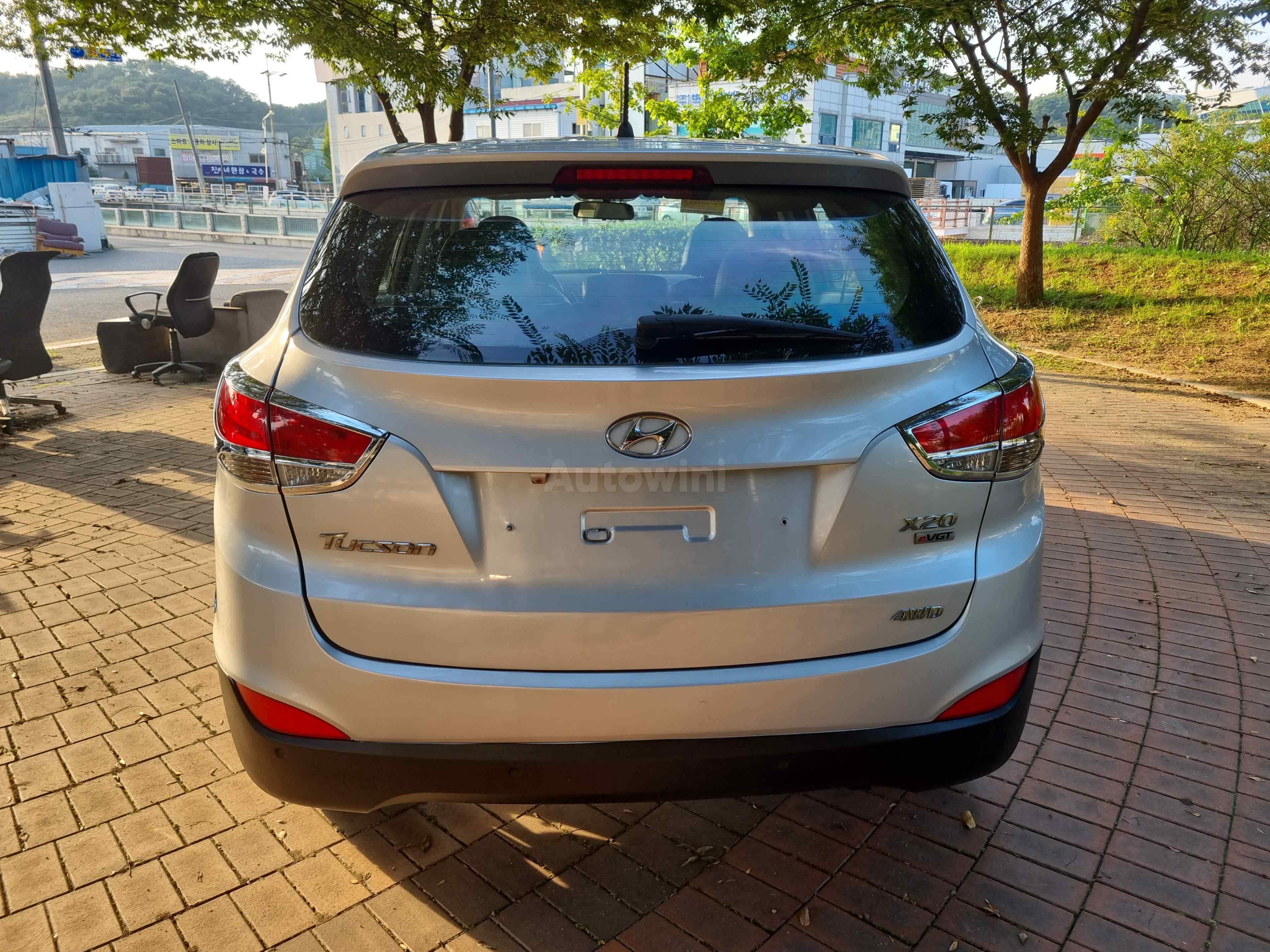 2012 HYUNDAI TUCSON VIN: KMHJT81VDCU464257