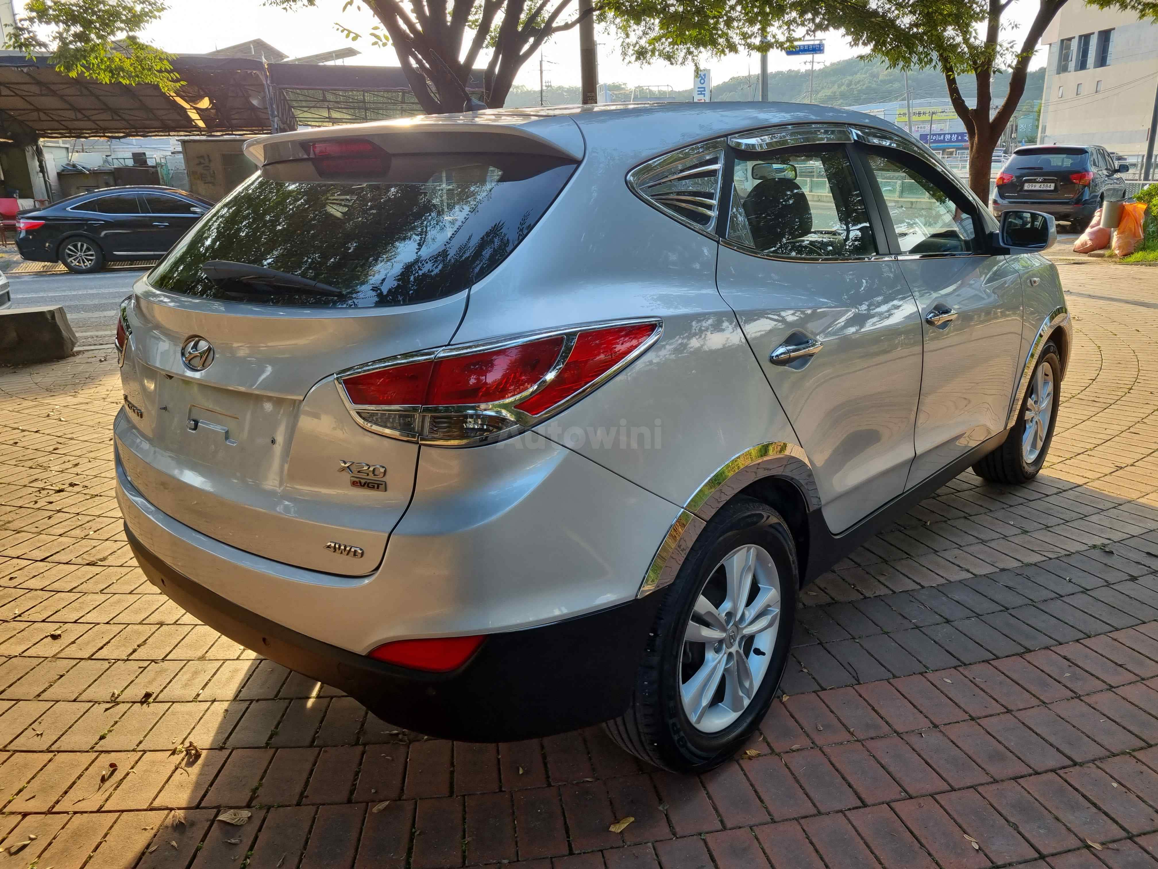 2012 HYUNDAI TUCSON VIN: KMHJT81VDCU464257