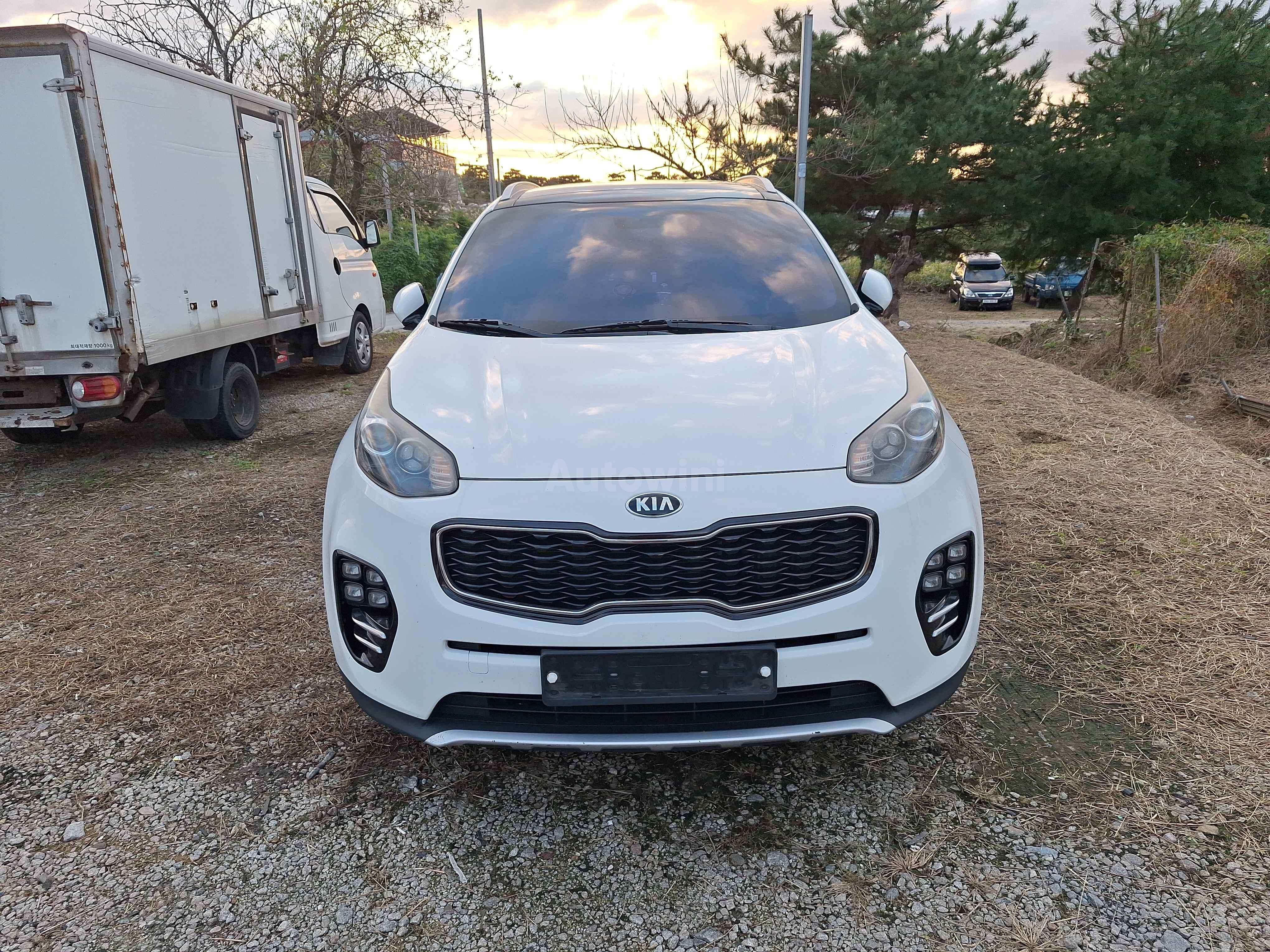 2016 KIA SPORTAGE VIN: KNAPM813BGK063739