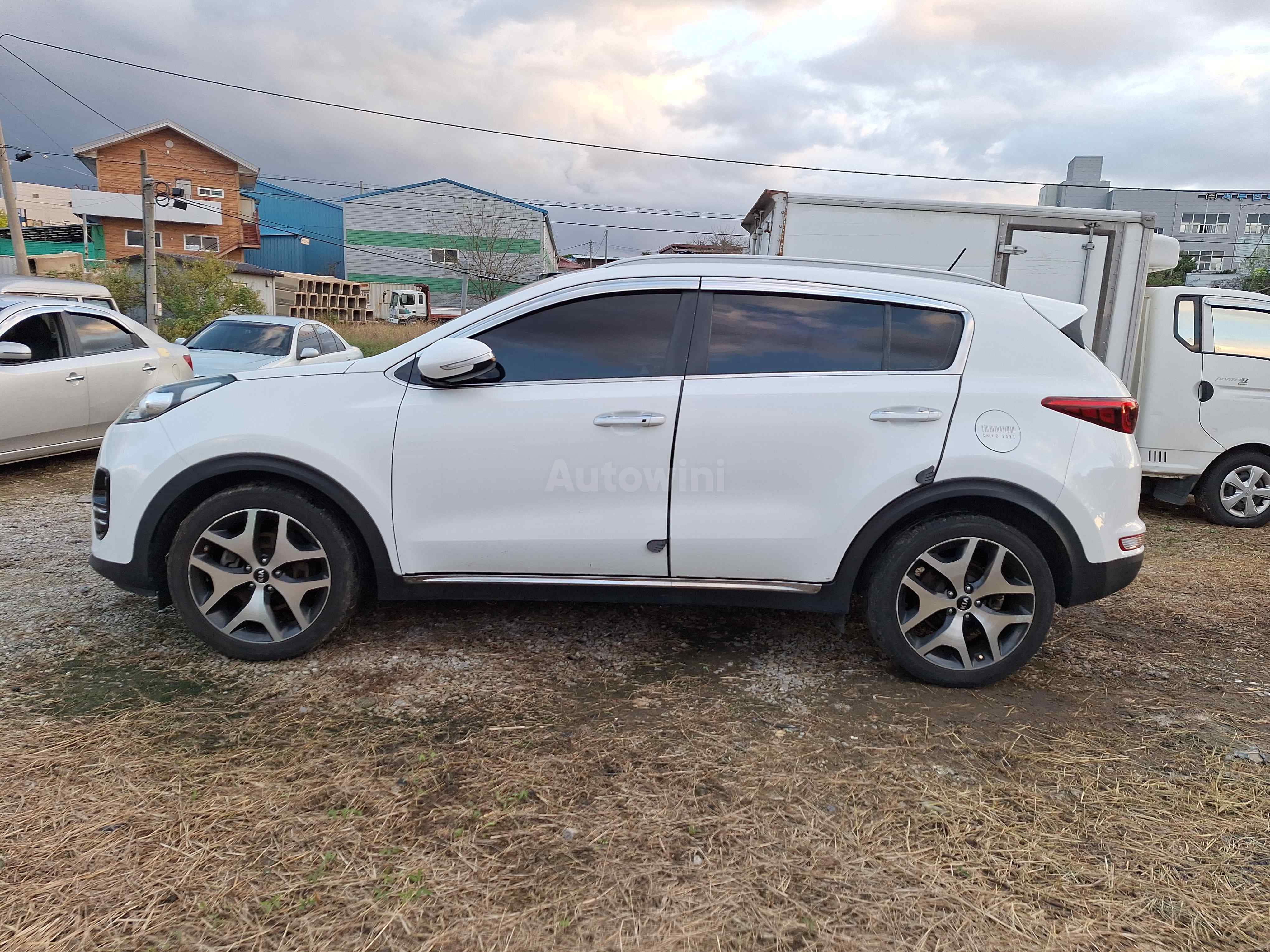 2016 KIA SPORTAGE VIN: KNAPM813BGK063739