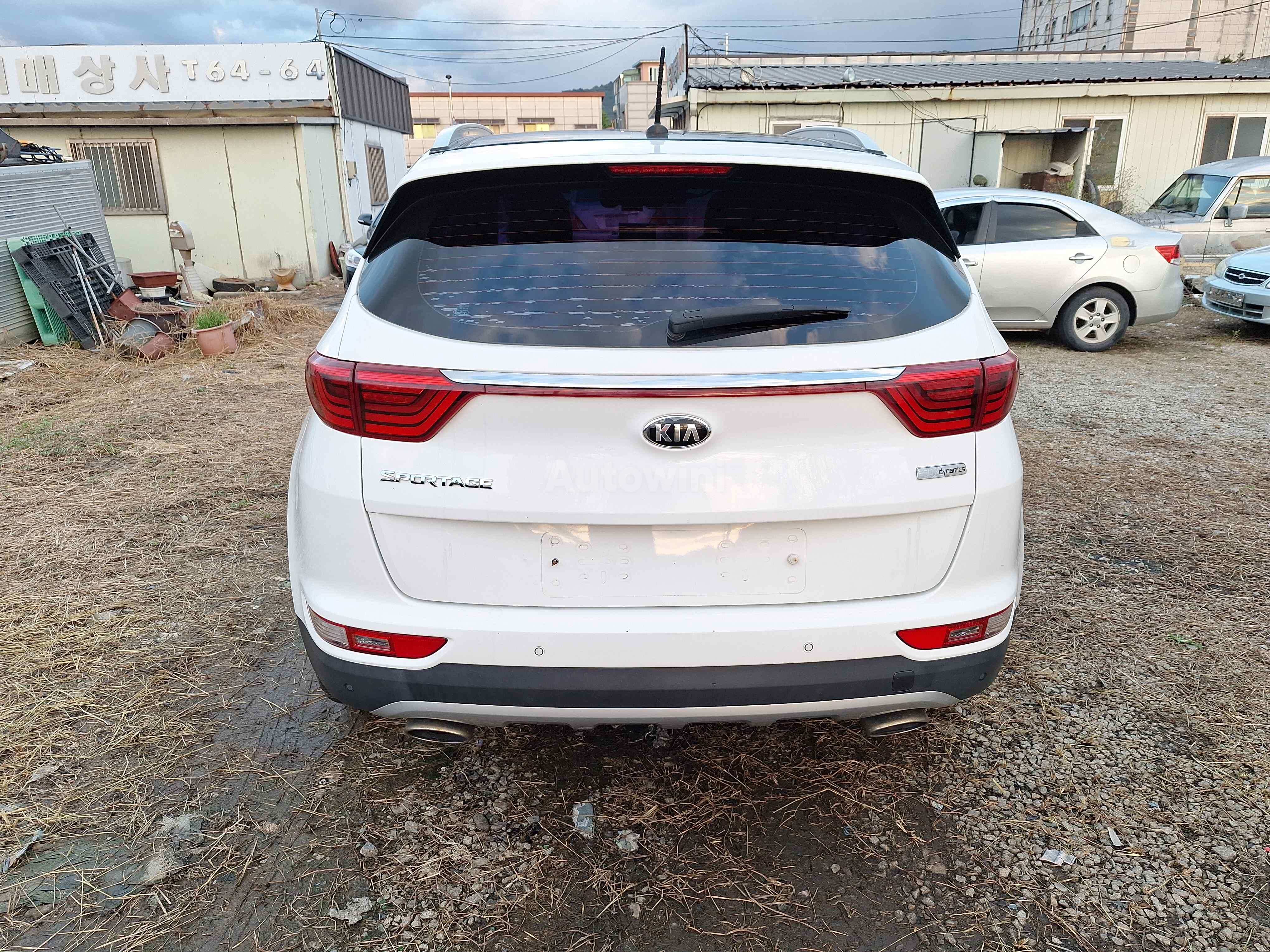 2016 KIA SPORTAGE VIN: KNAPM813BGK063739