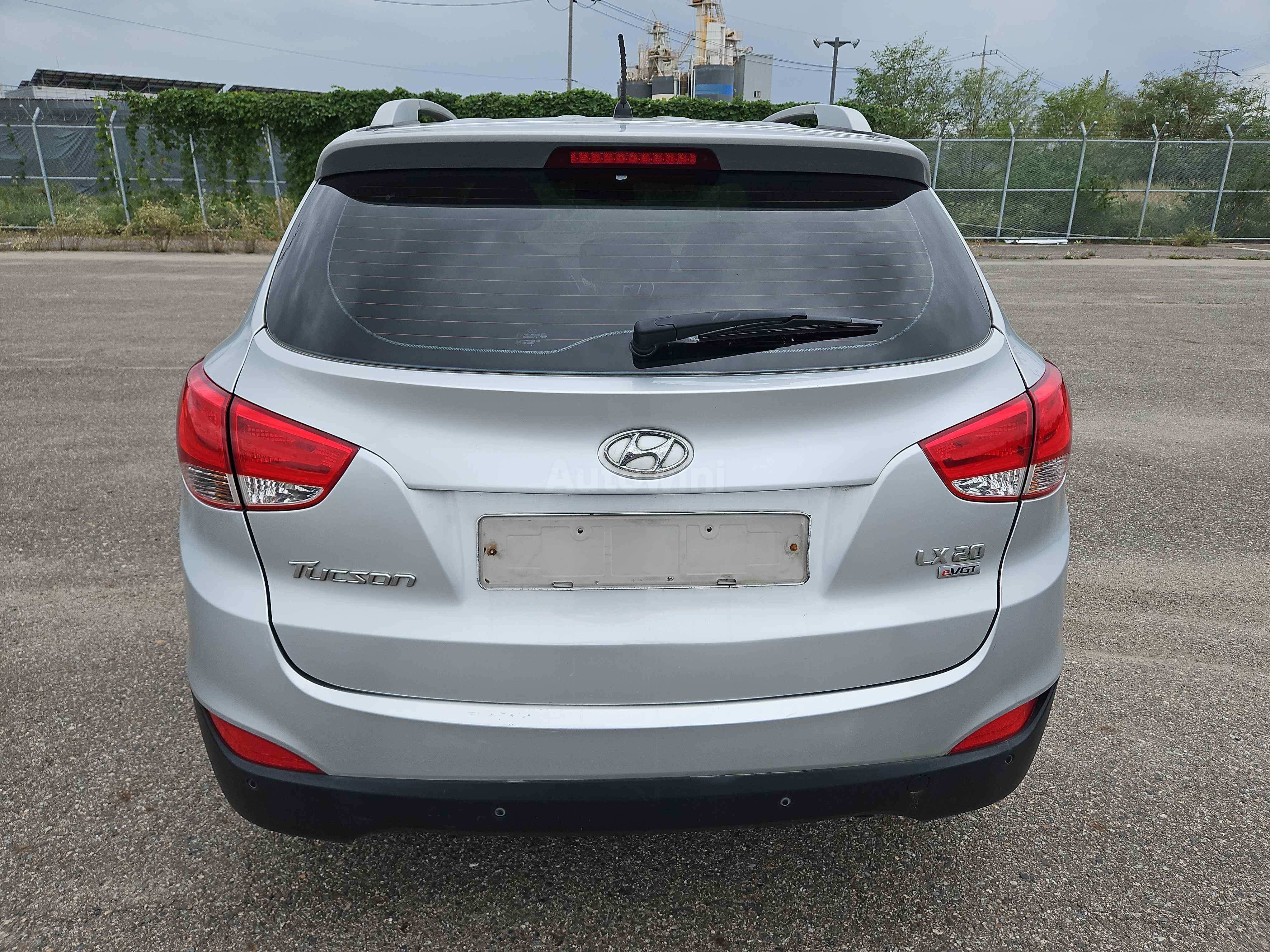 2010 HYUNDAI TUCSON VIN: KMHJU81VBAU006328