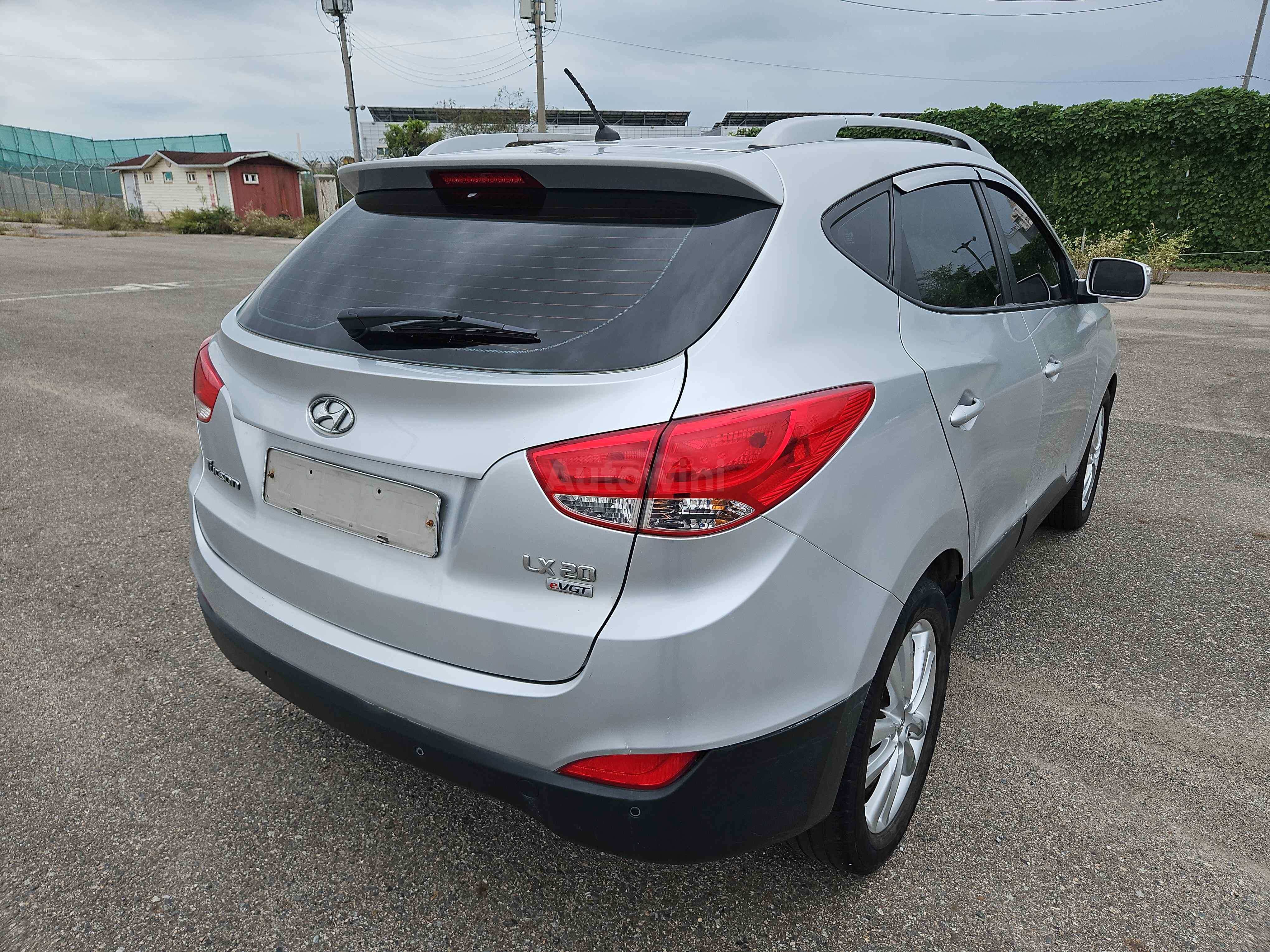 2010 HYUNDAI TUCSON VIN: KMHJU81VBAU006328
