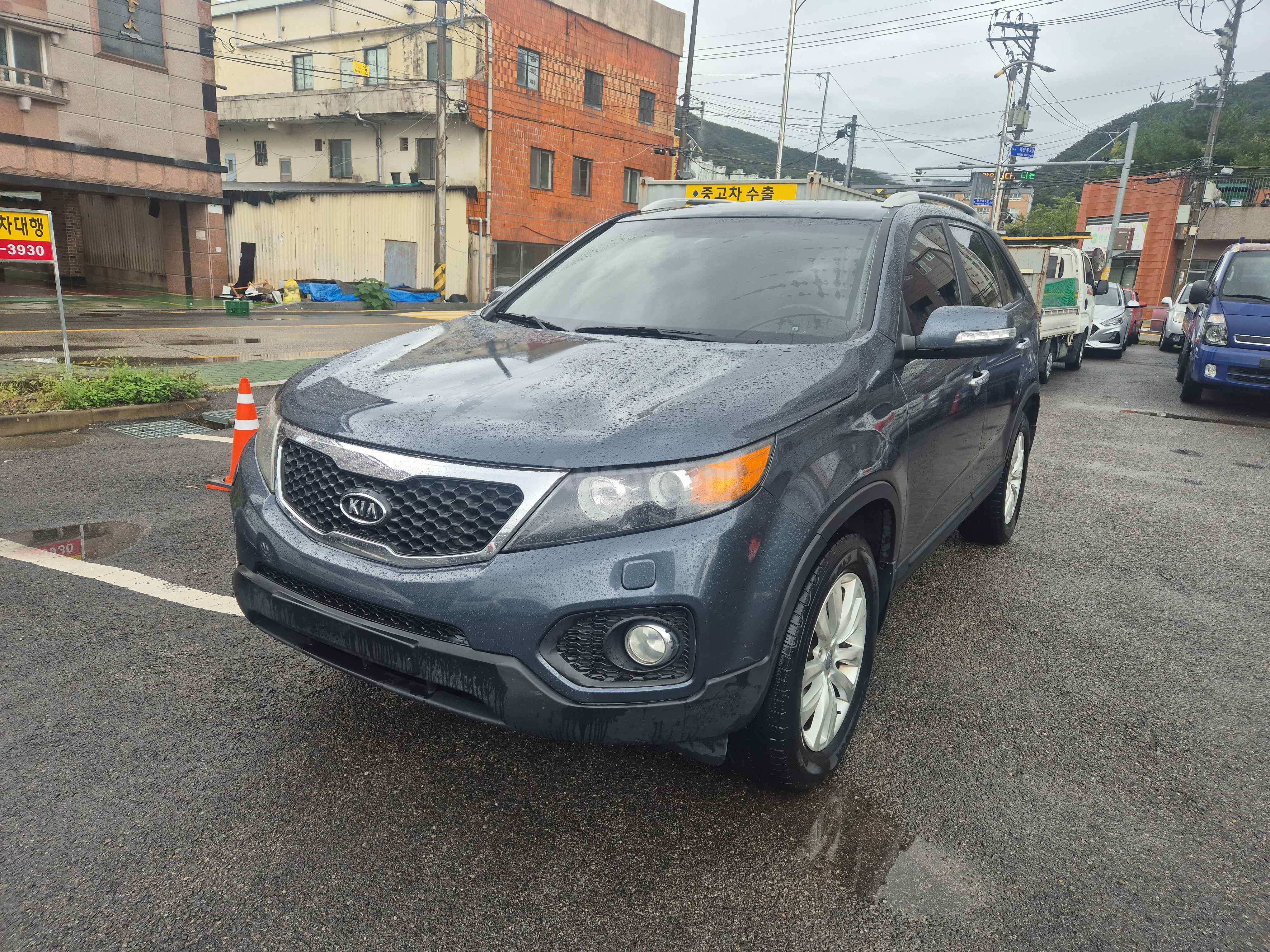 2011 KIA SORENTO VIN: KNAKU814DBA161898