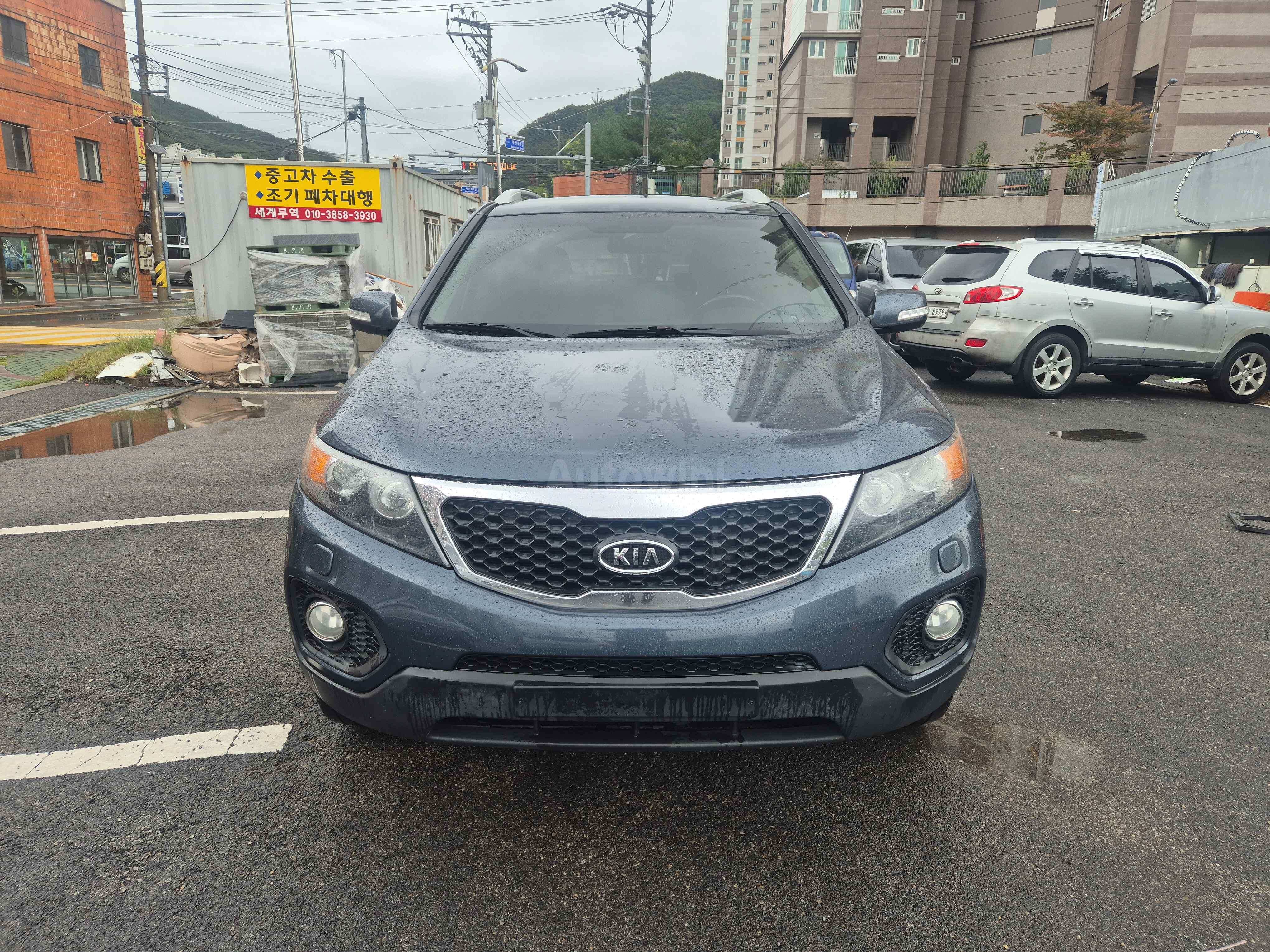 2011 KIA SORENTO VIN: KNAKU814DBA161898