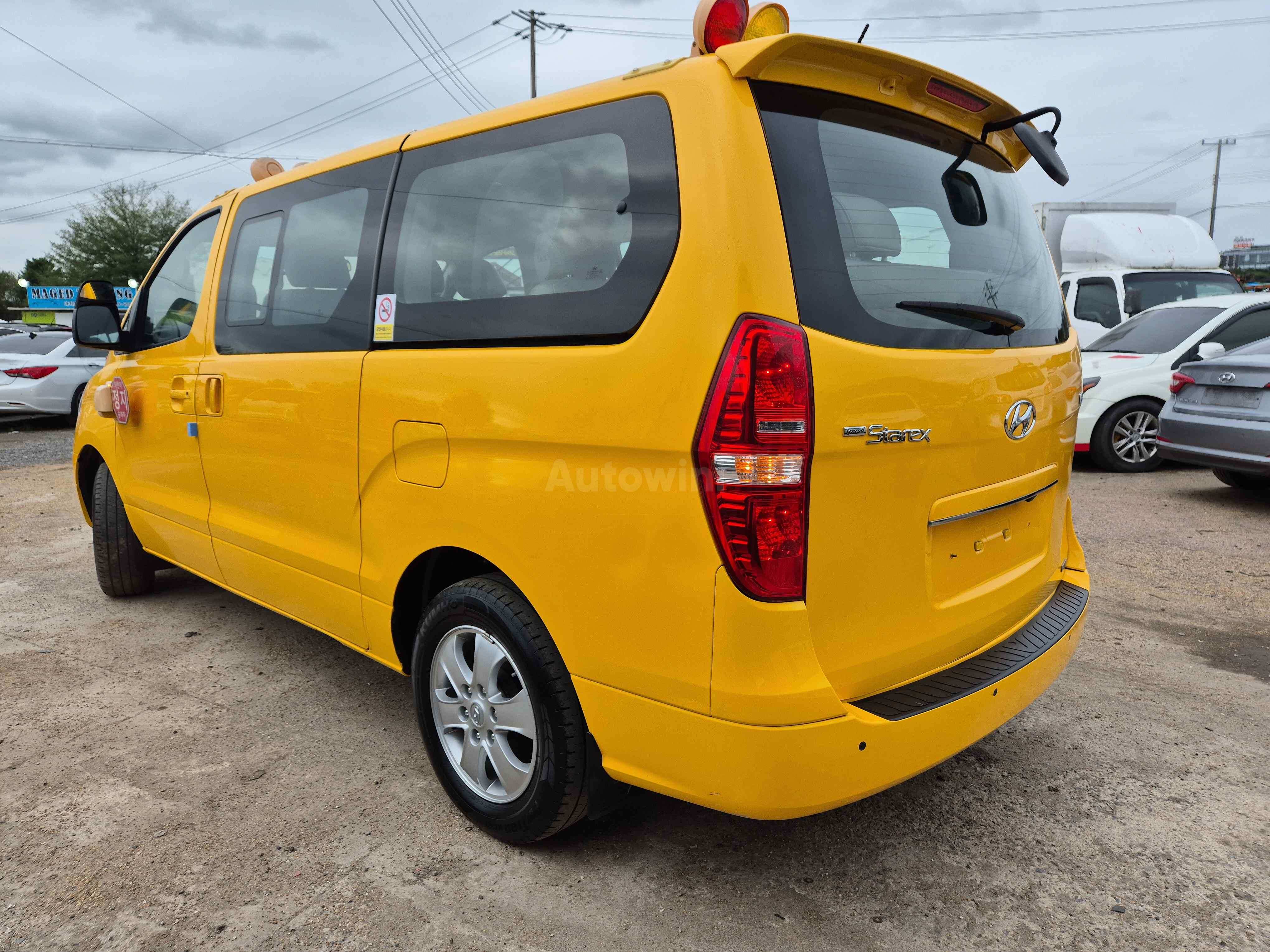 2018 HYUNDAI STAREX VIN: KMJWA37KDJU967156