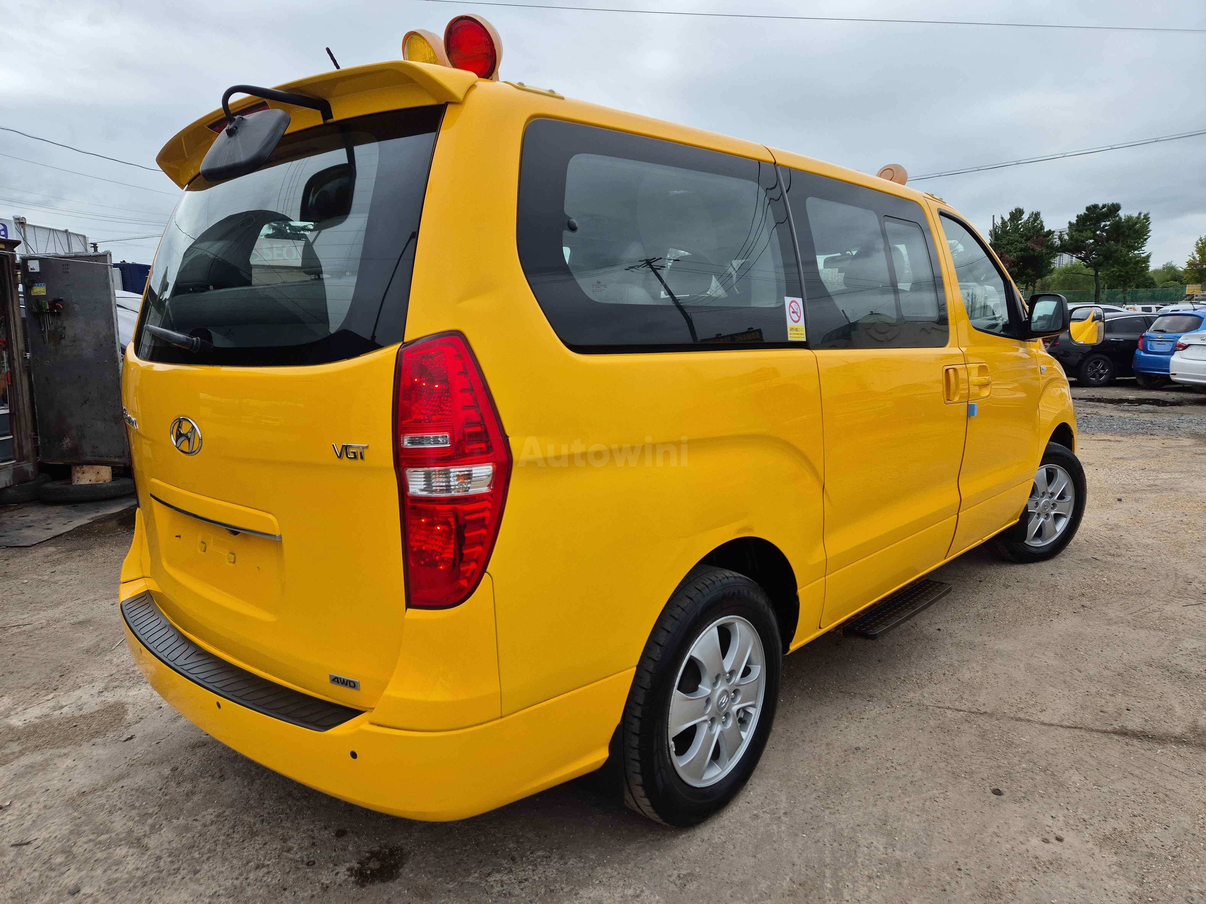 2018 HYUNDAI STAREX VIN: KMJWA37KDJU967156