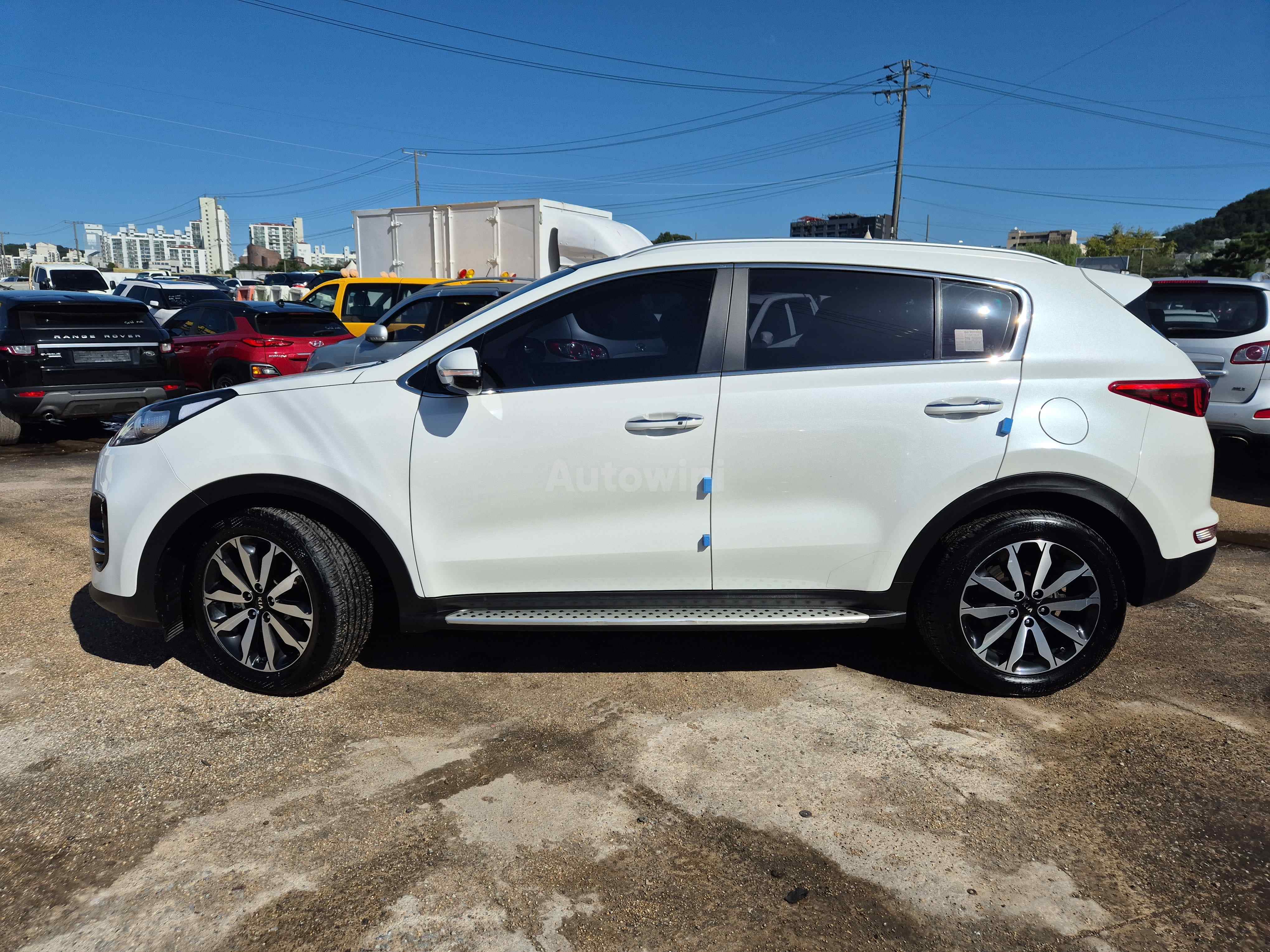 2018 KIA SPORTAGE VIN: KNAP781ABJK375995