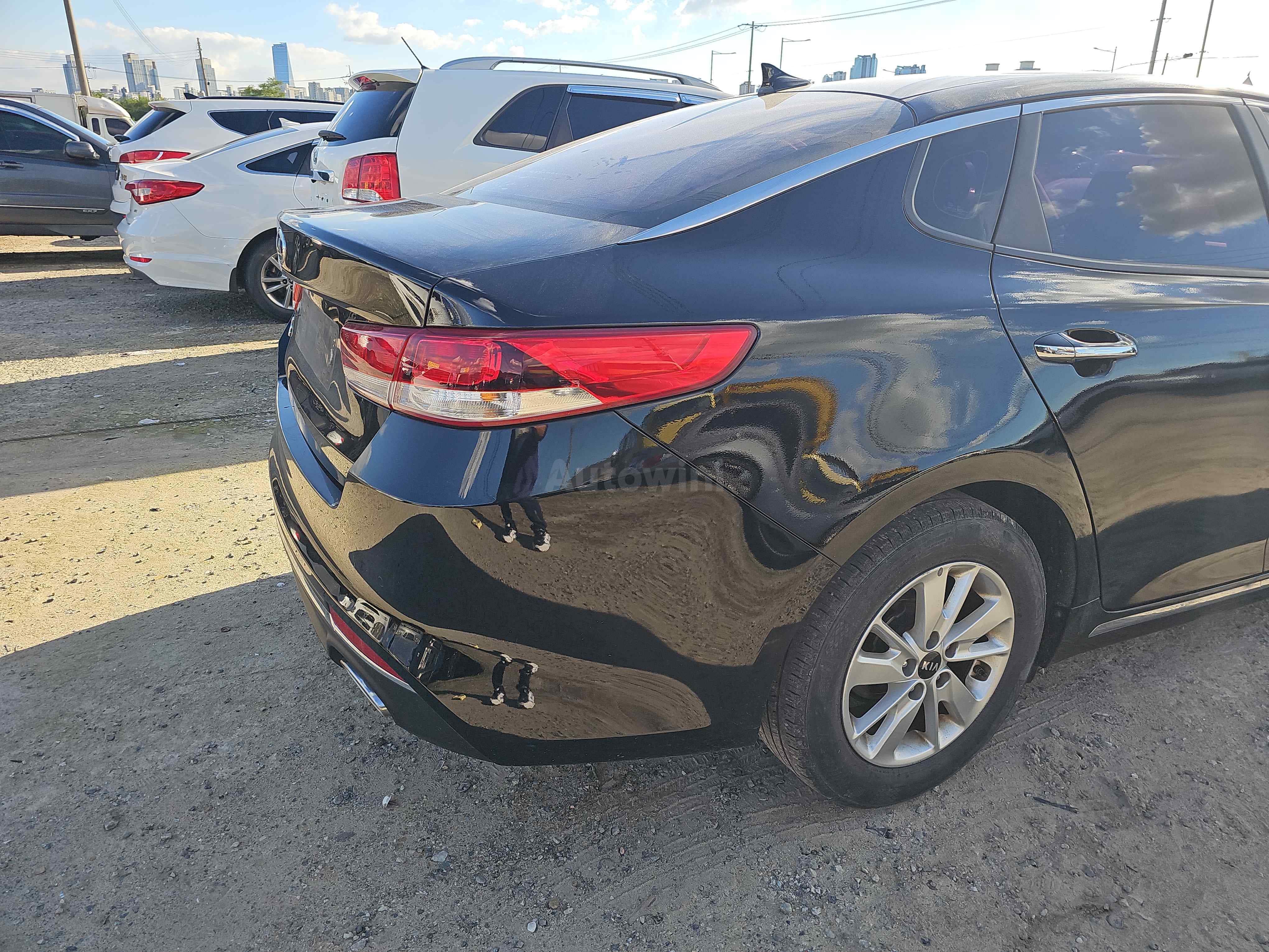 2017 KIA K5 VIN: KNAGS416BHA136542