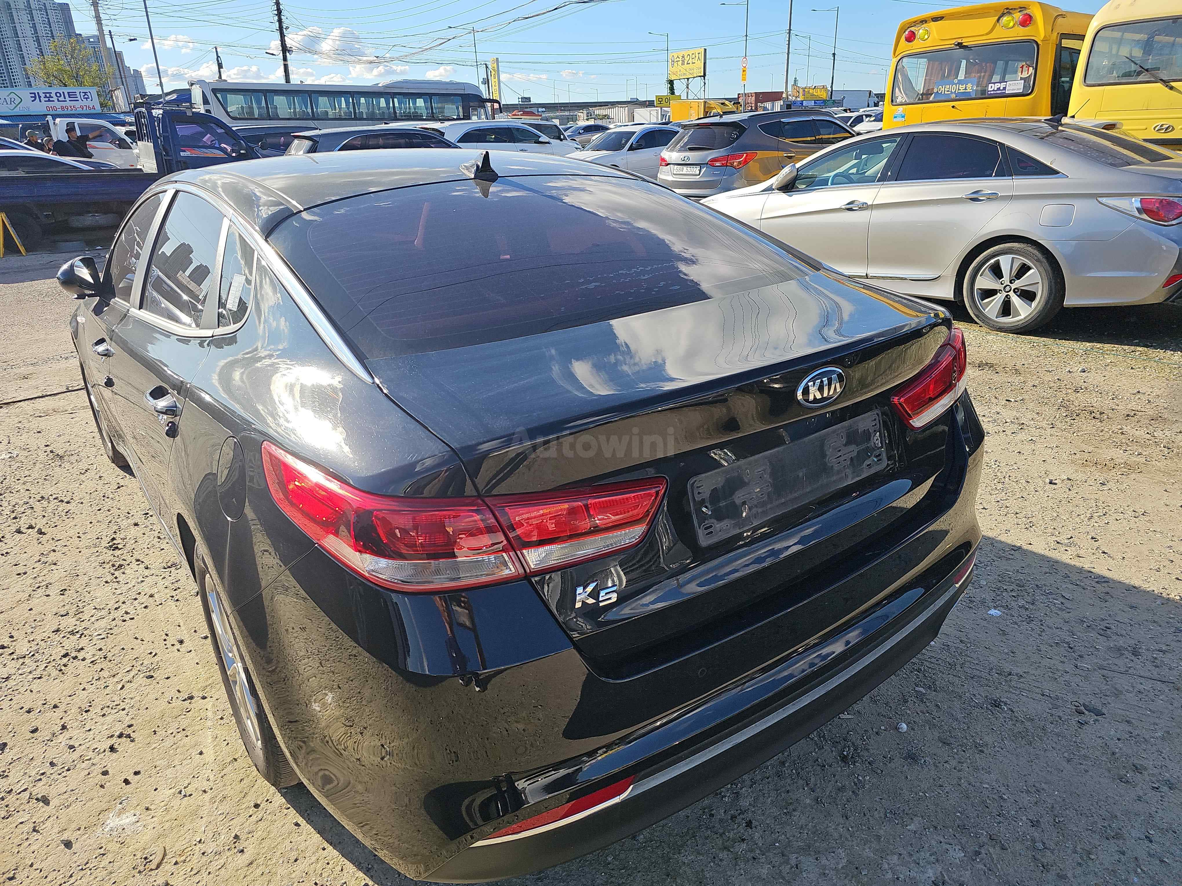 2017 KIA K5 VIN: KNAGS416BHA136542