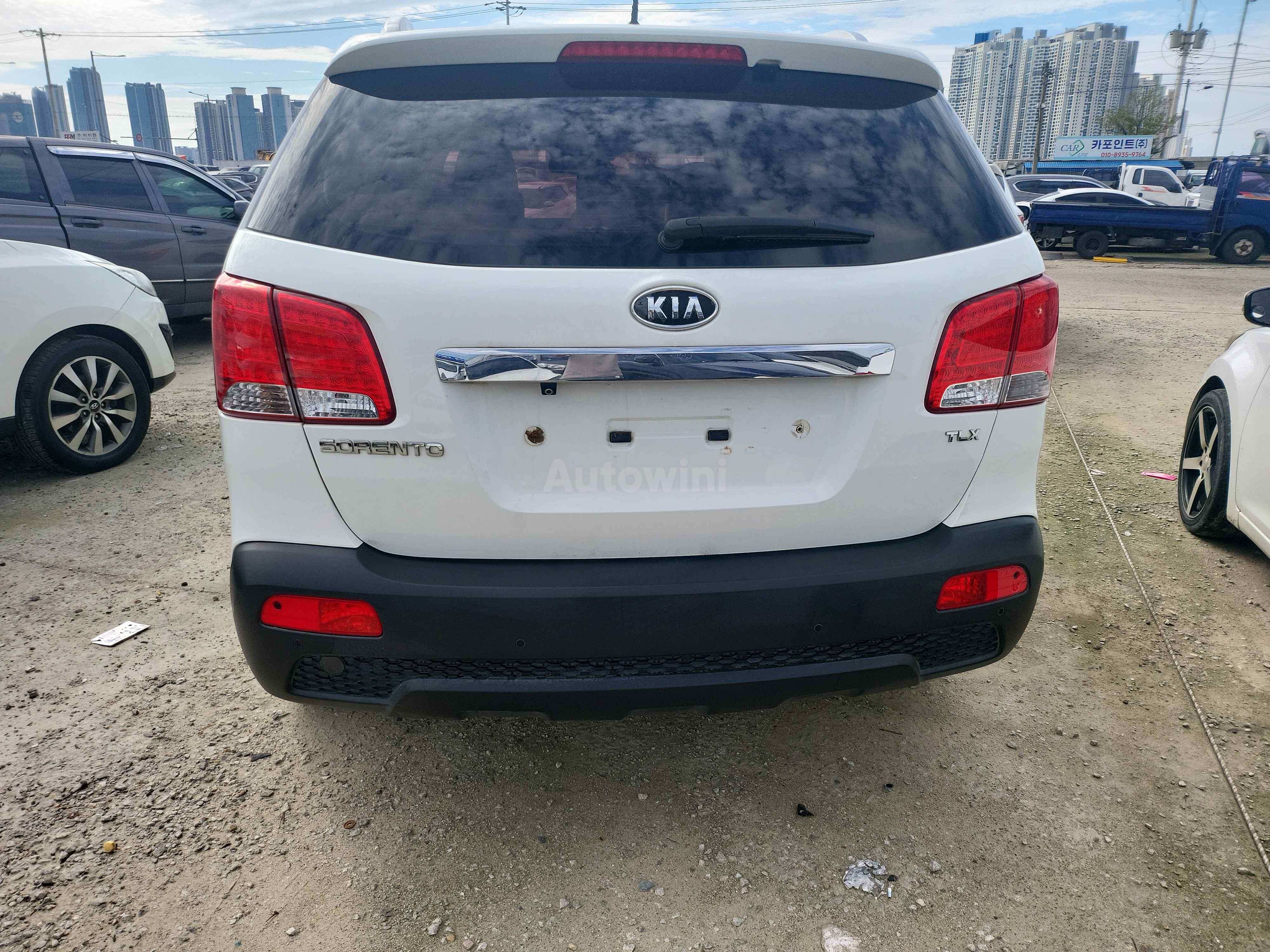 2011 KIA SORENTO VIN: KNAKU815BBA151617