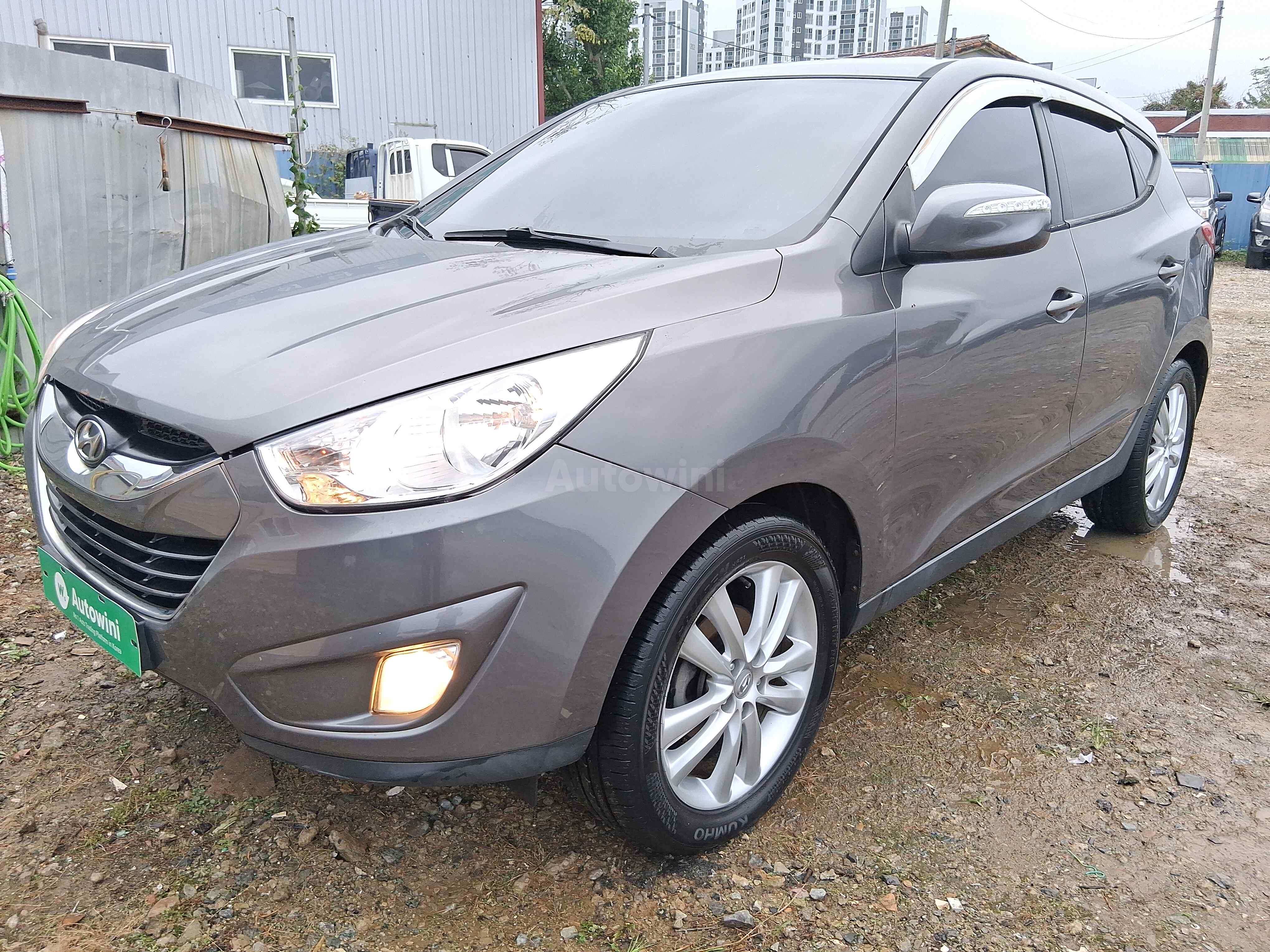 2010 HYUNDAI TUCSON VIN: KMHJU81VBAU005772