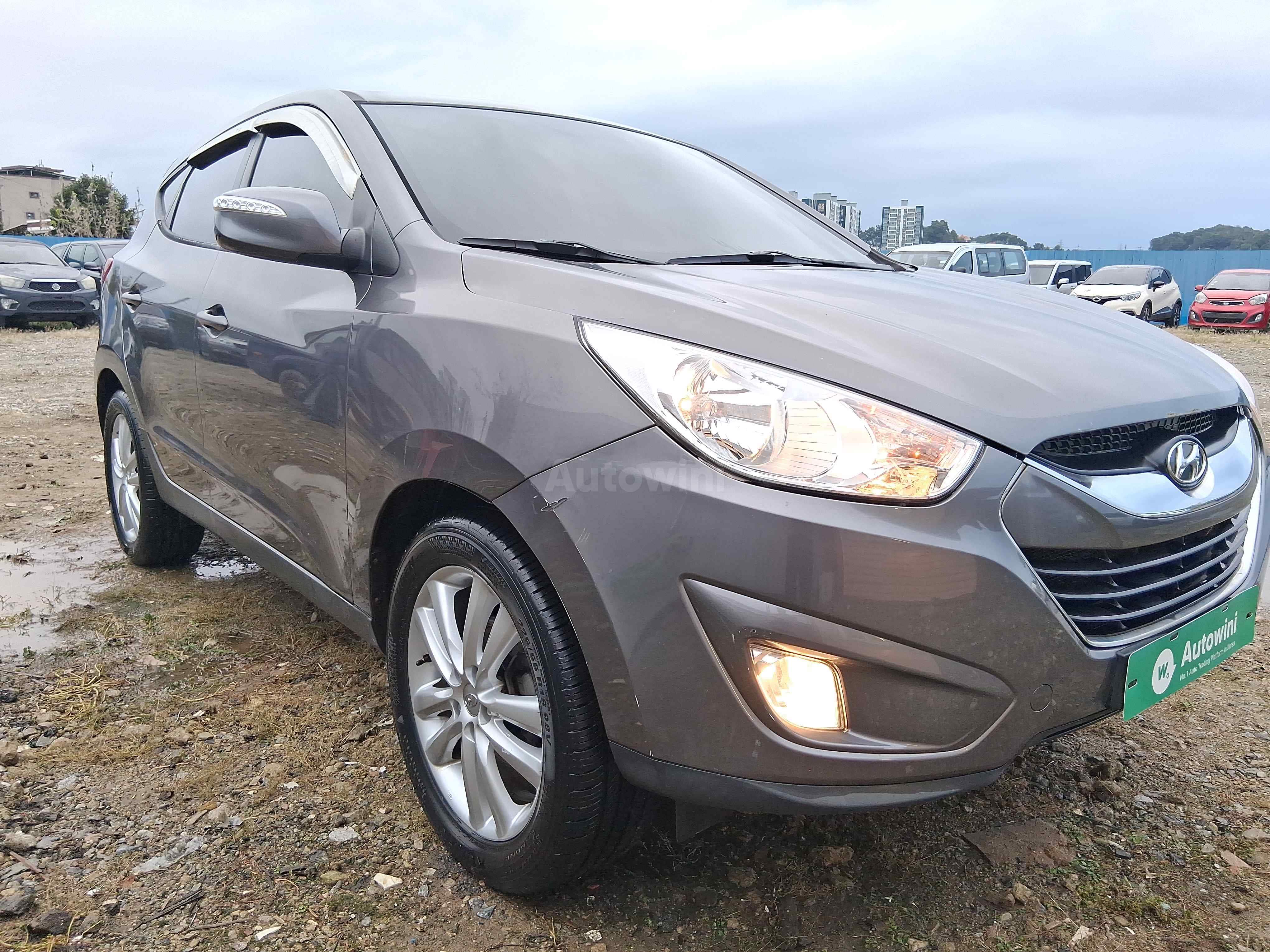 2010 HYUNDAI TUCSON VIN: KMHJU81VBAU005772