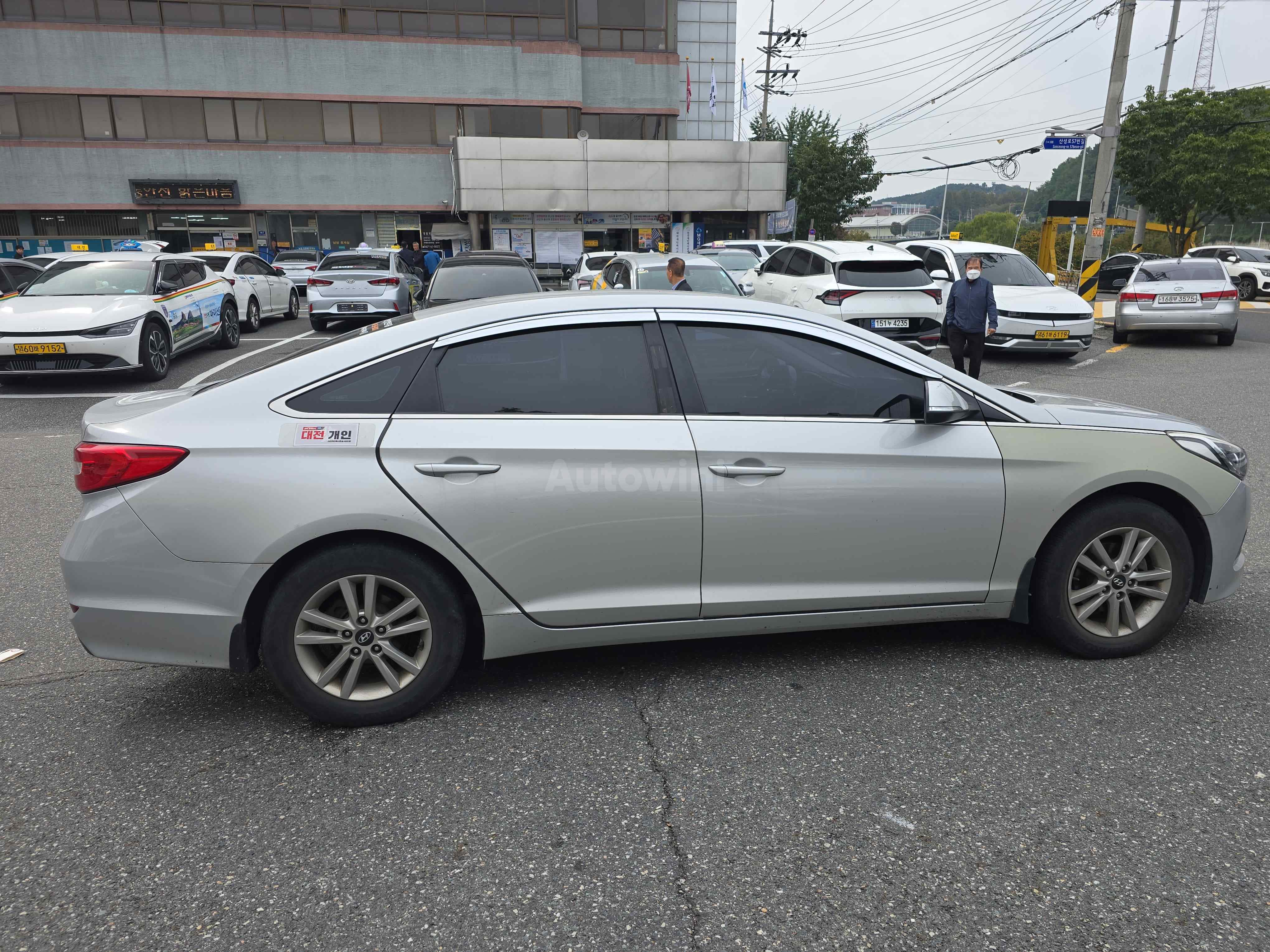 2016 HYUNDAI SONATA VIN: KMHE341DBGA192635