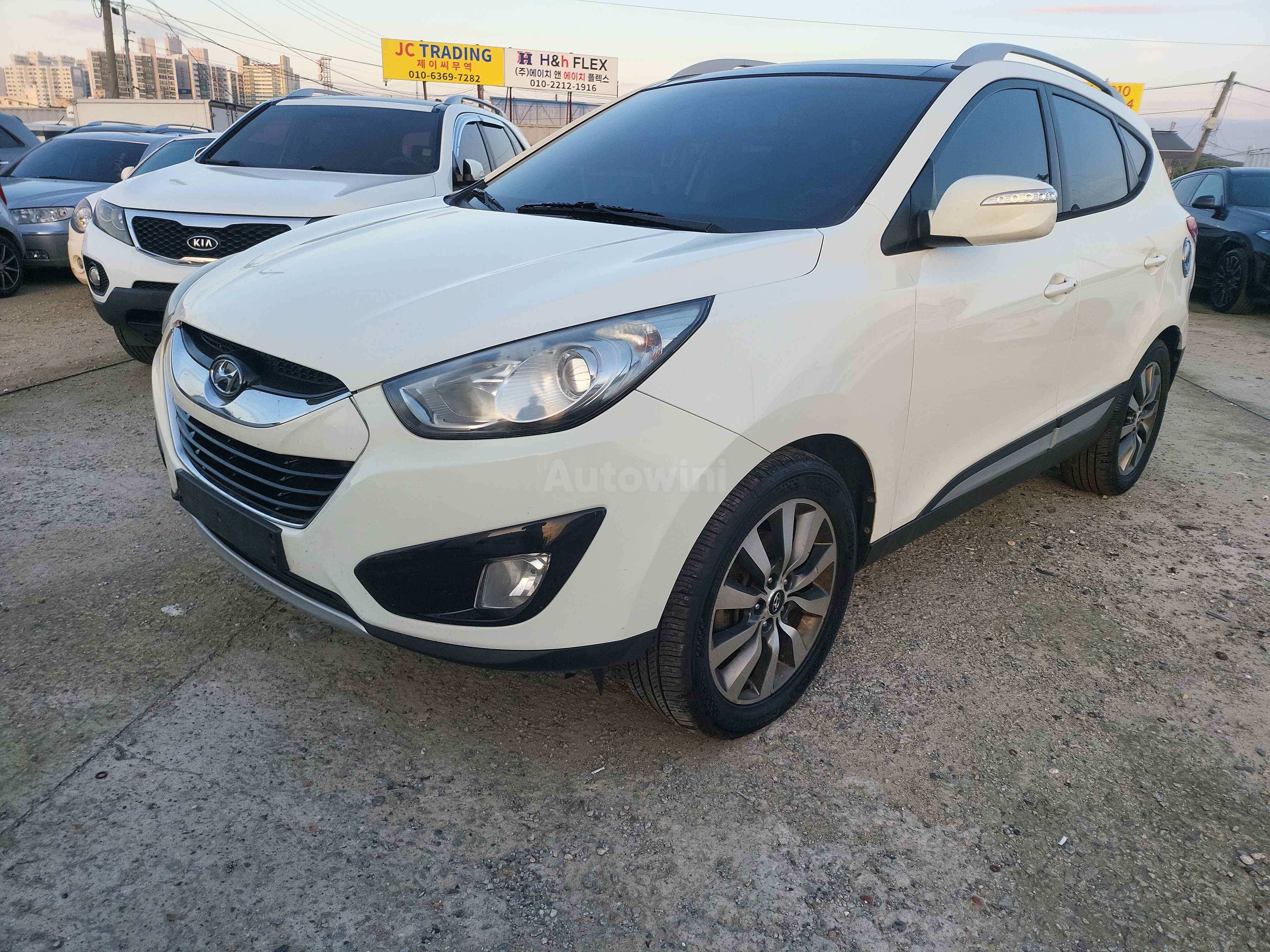 2012 HYUNDAI TUCSON VIN: KMHJU81VBCU469461