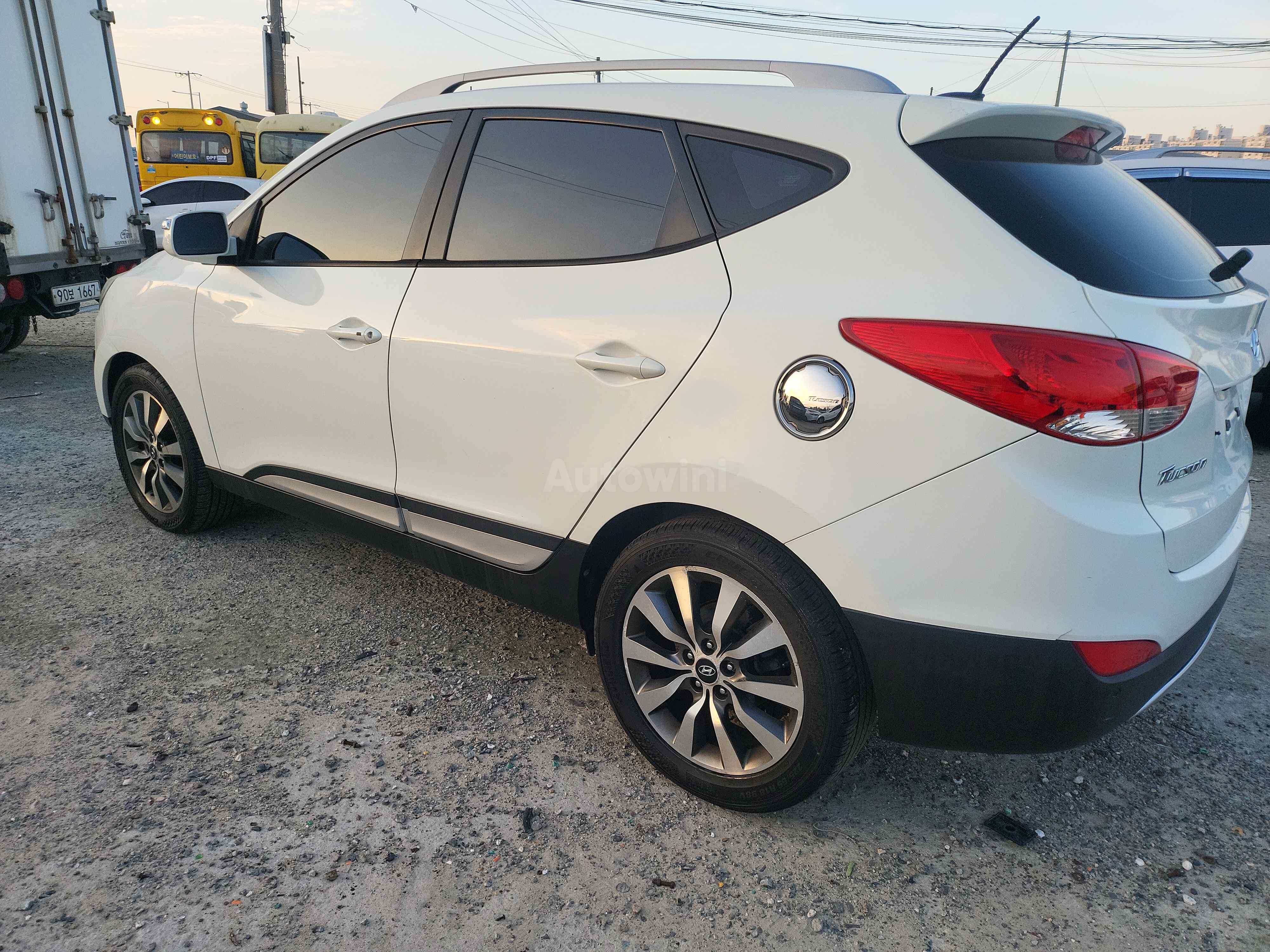 2012 HYUNDAI TUCSON VIN: KMHJU81VBCU469461