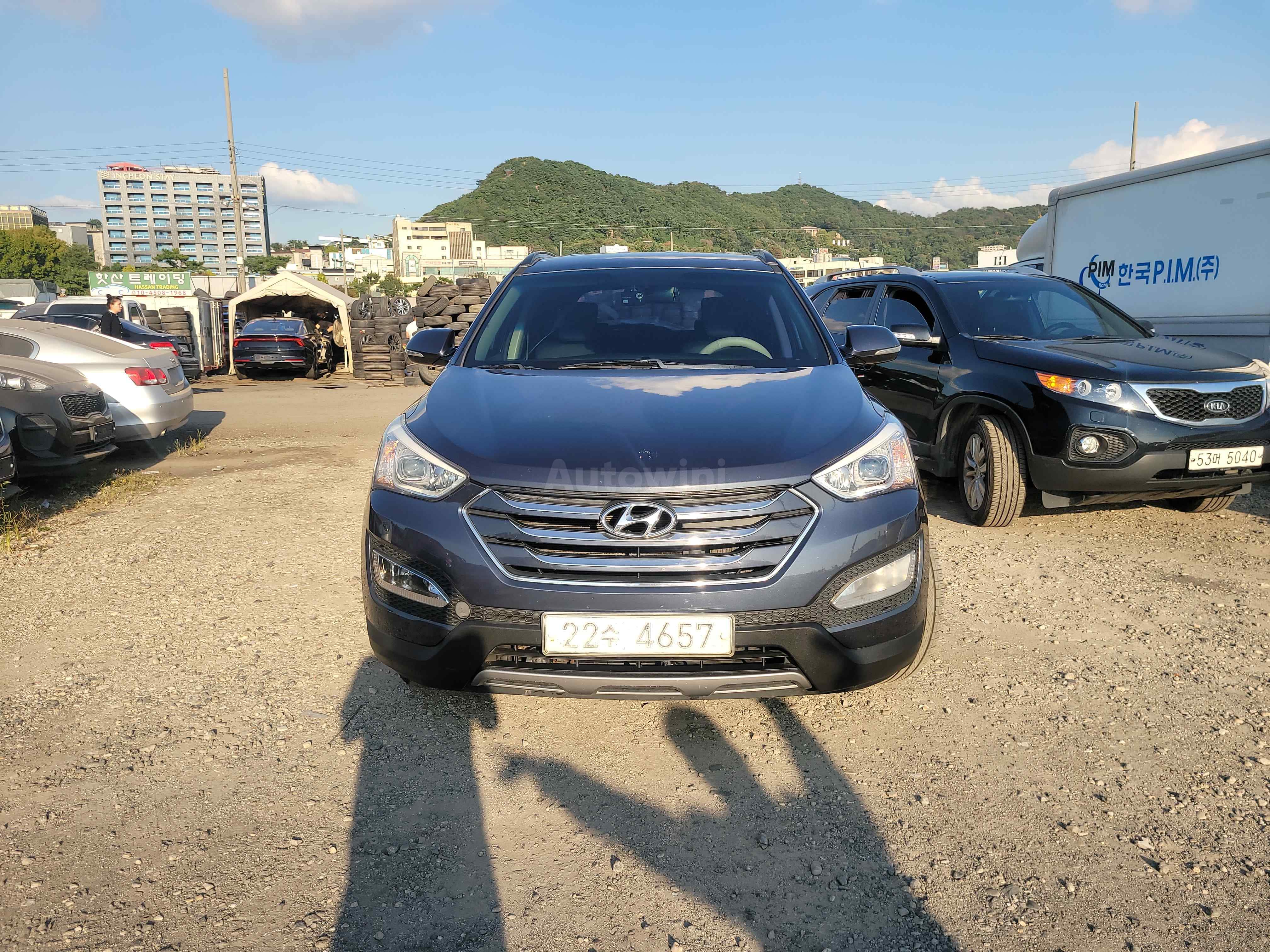 2015 HYUNDAI SANTAFE VIN: KMHSW81UBFU425022