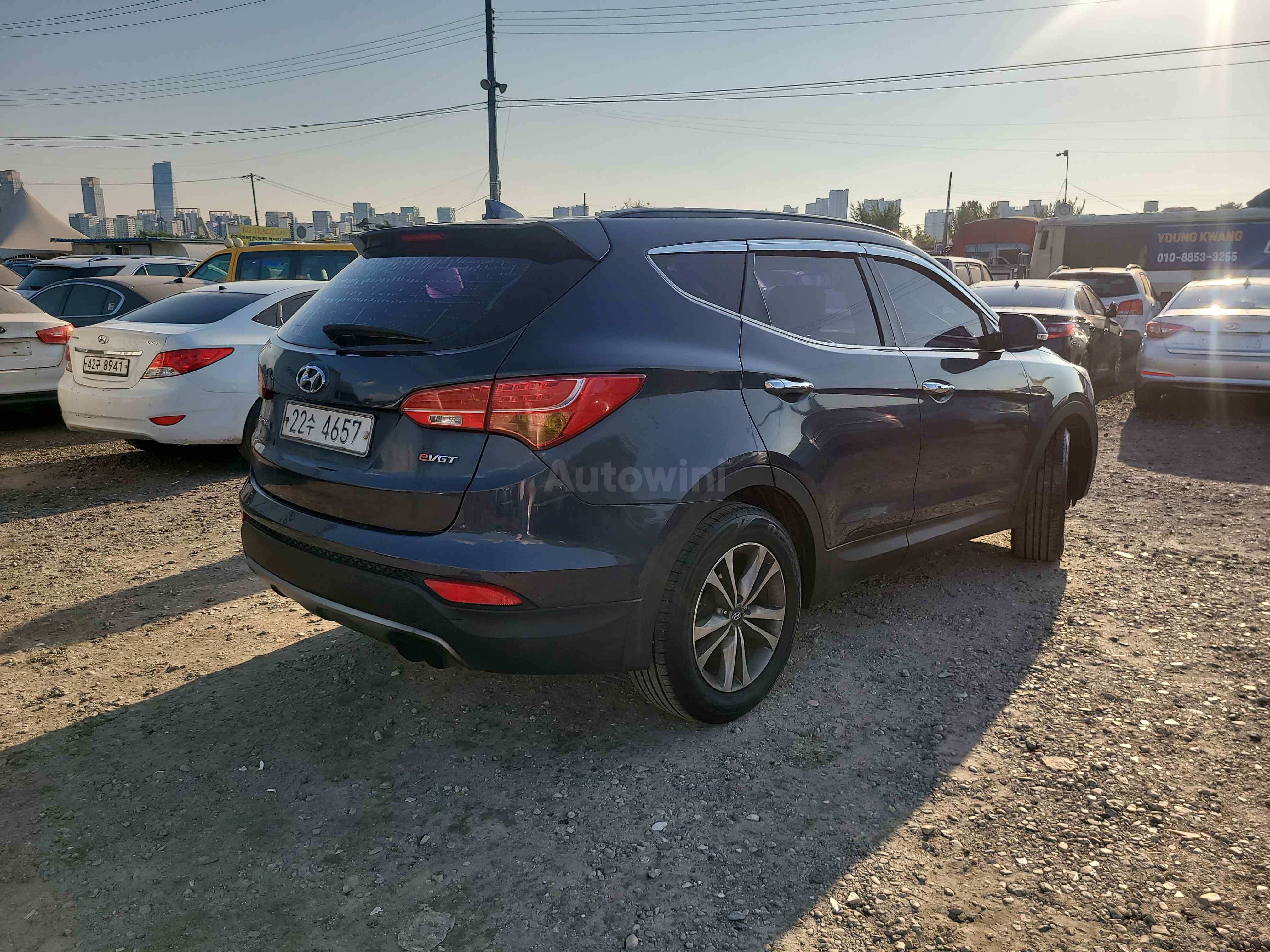 2015 HYUNDAI SANTAFE VIN: KMHSW81UBFU425022