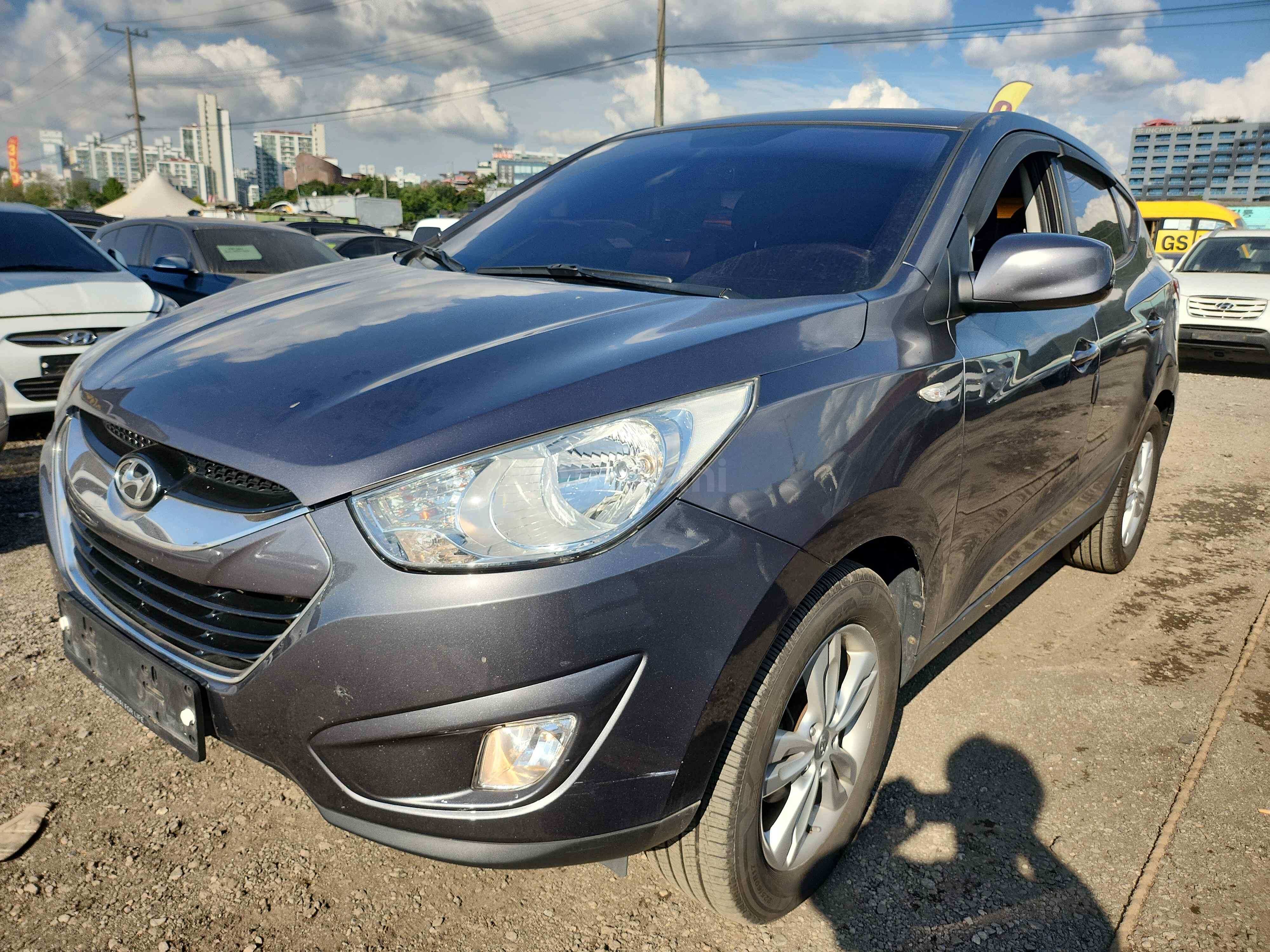 2010 HYUNDAI TUCSON VIN: KMHJT81VBAU025894