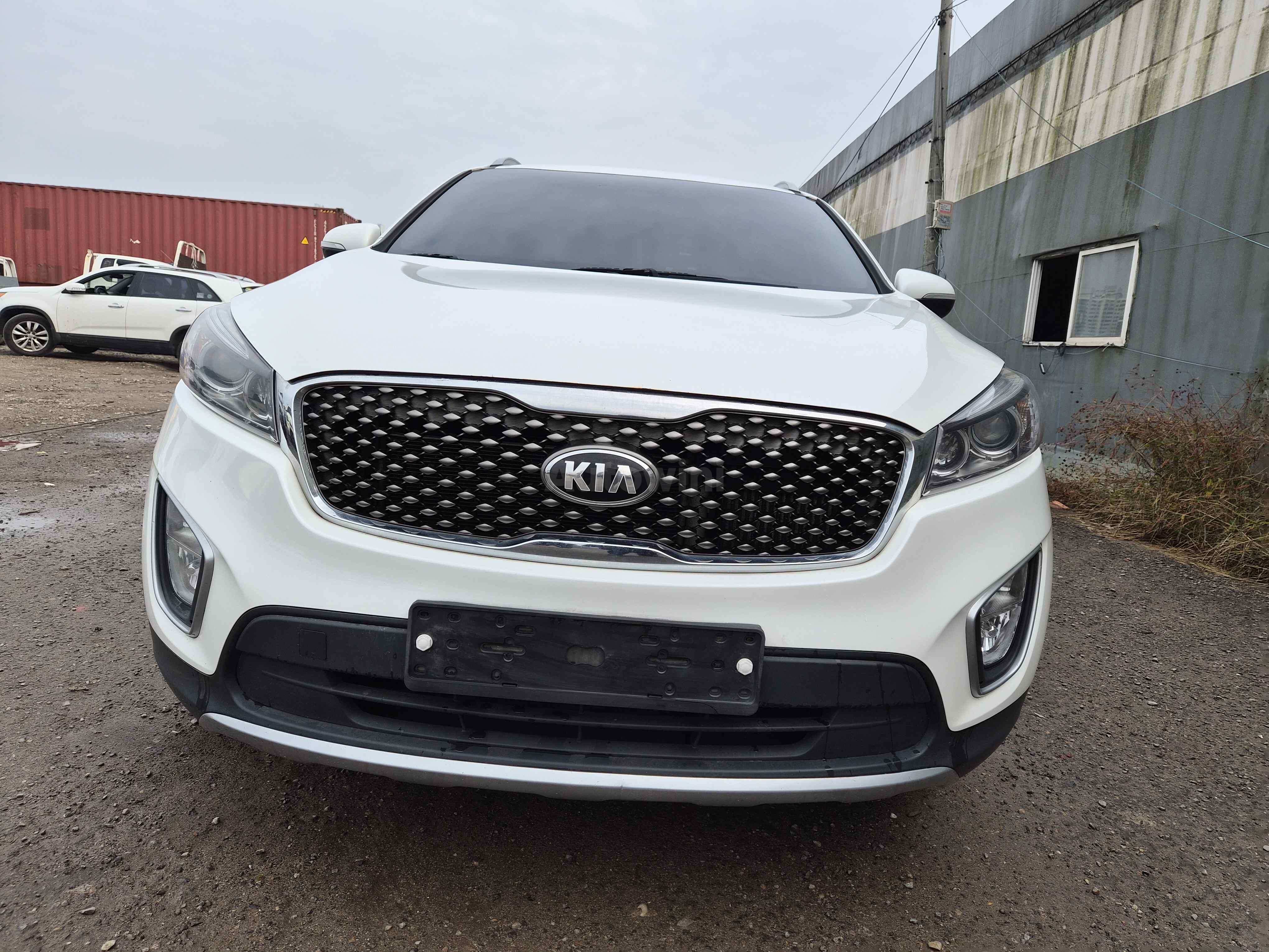 2015 KIA SORENTO VIN: KNAPS81ABFA083834