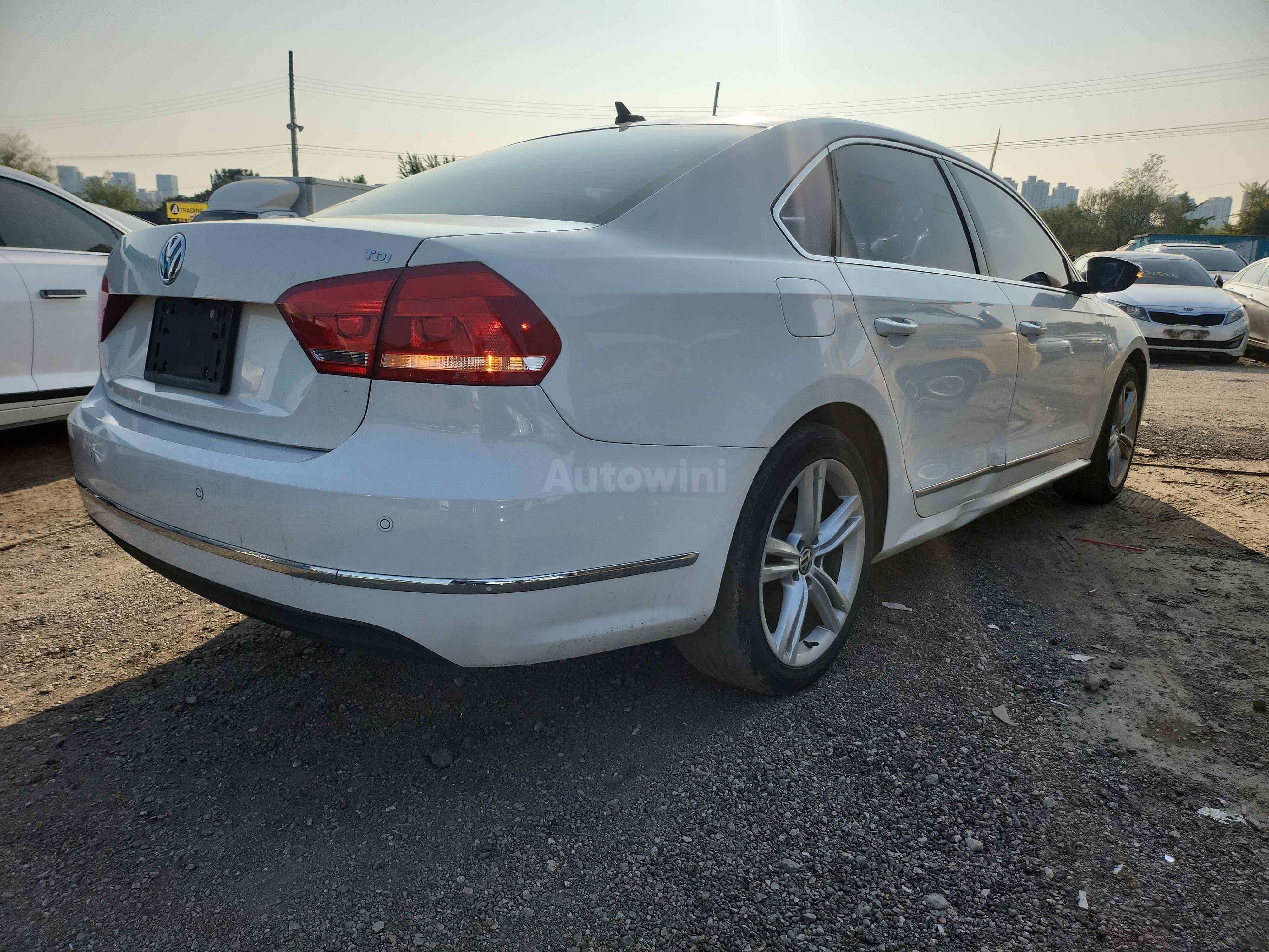 2015 VOLKSWAGEN PASSAT VIN: 1VWZZZA3ZFC036252