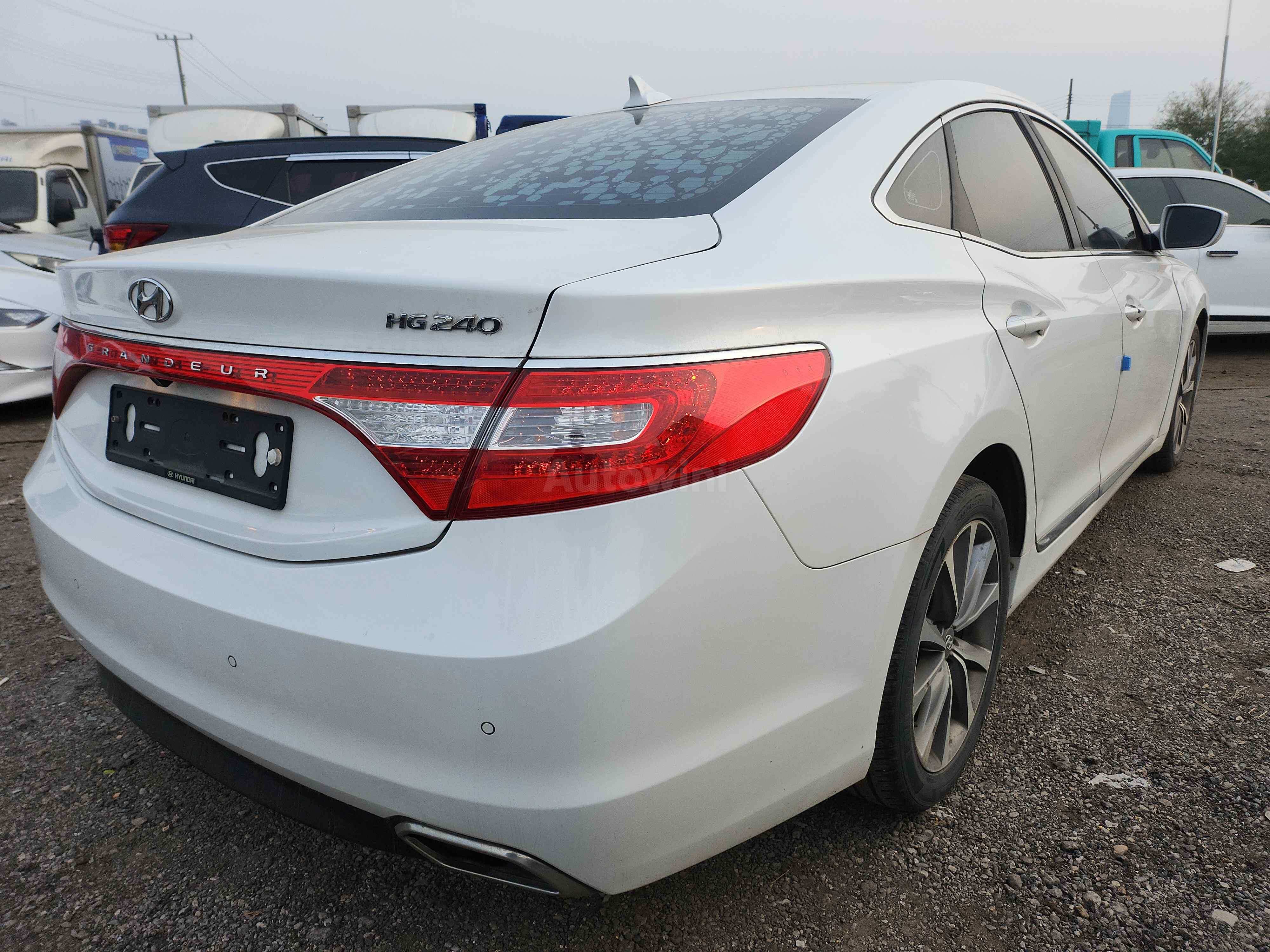 2015 HYUNDAI GRANDEUR VIN: KMHFF41CBFA423061